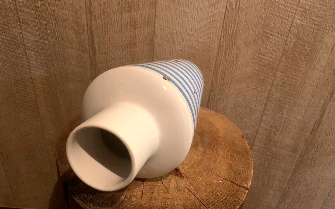 15cm Jean Jullien flower pot?30cm x - 5