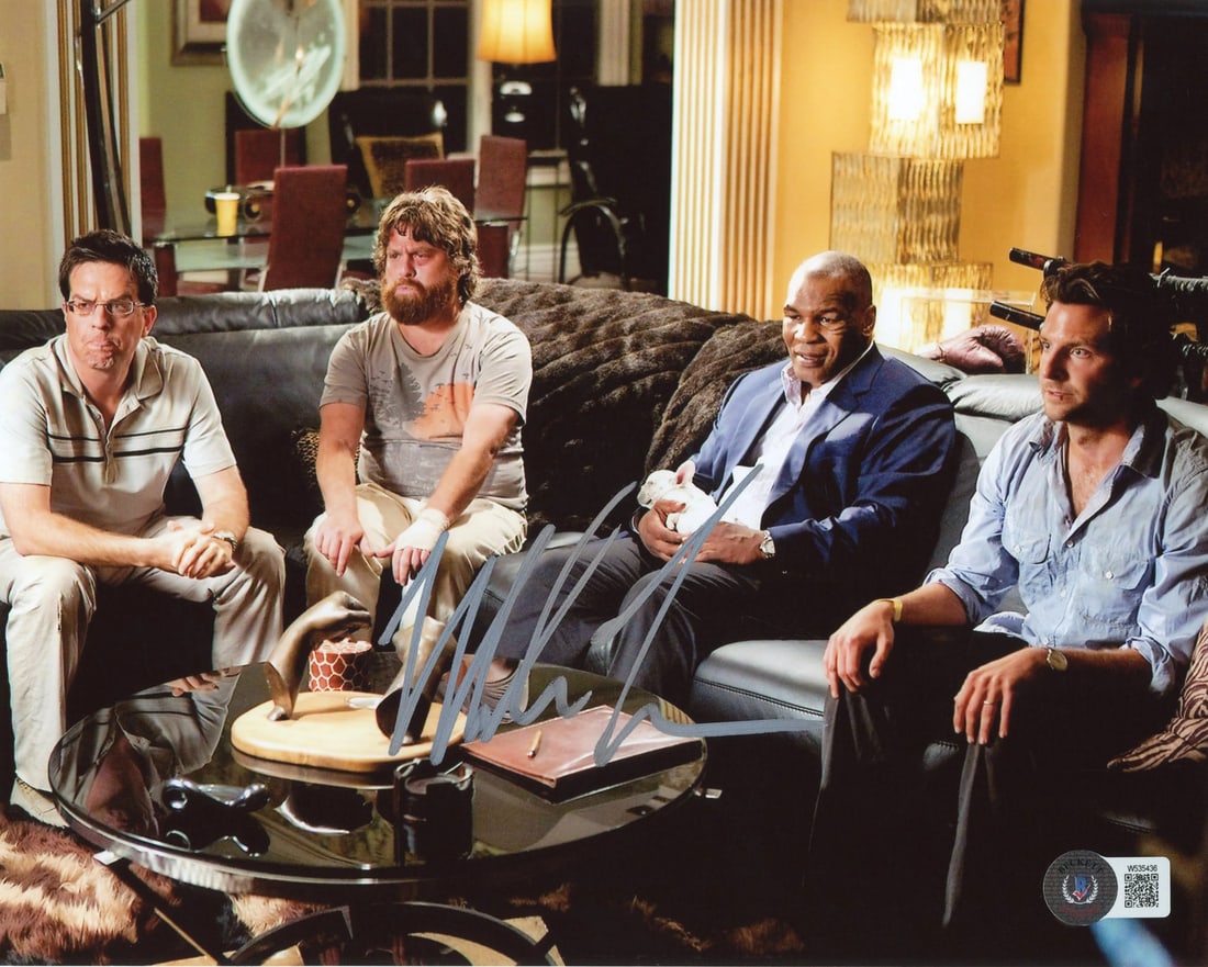(Beckett) Mike Tyson Autographed Hangover 8x10 Photo (1 of 1)