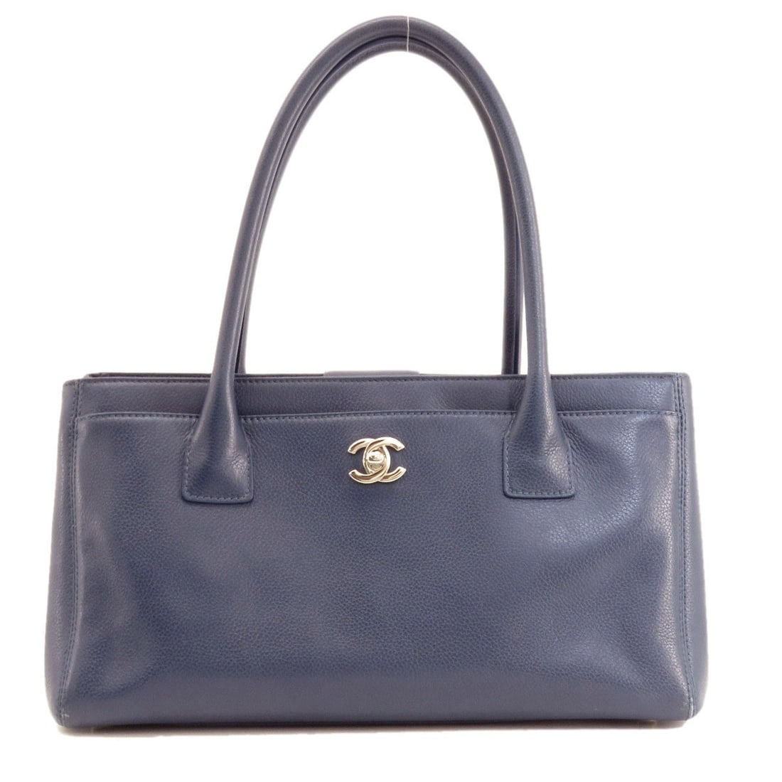 Calf CHANEL Executive Tote SilverHardware Handbag: Calf CHANEL Executive Tote SilverHardware Handbag This listing features Calf CHANEL Executive Tote SilverHardware Handbag. Item specifics are provided below. Item Specifics: Brand: CHANEL Style: Handb