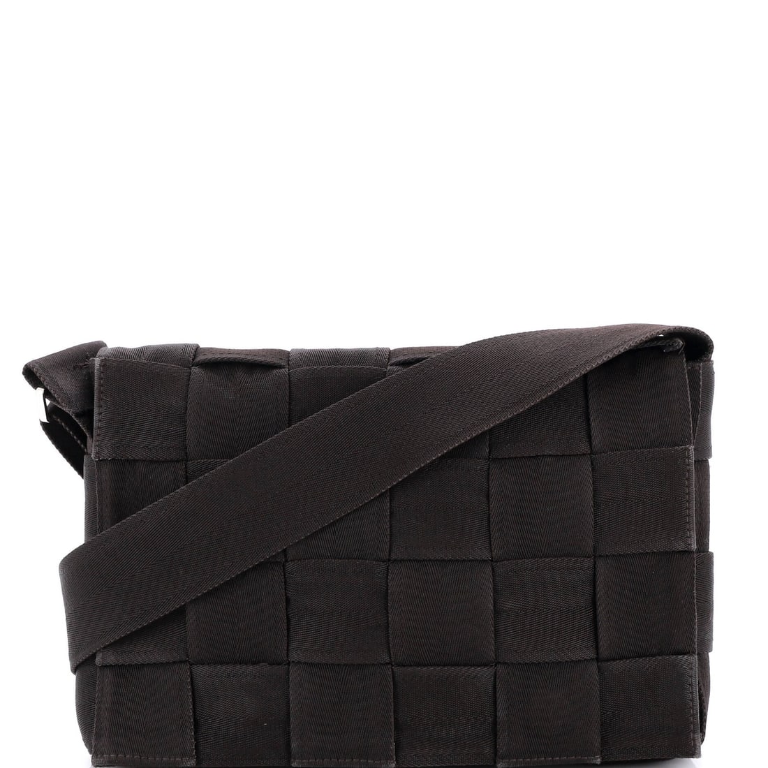 Large Bottega Veneta Cassette Crossbody Bag Maxi Intrecciato Webbed Canvas: Large Bottega Veneta Cassette Crossbody Bag Maxi Intrecciato Webbed Canvas This listing features Large Bottega Veneta Cassette Crossbody Bag Maxi Intrecciato Webbed Canvas. Item specifics are provided