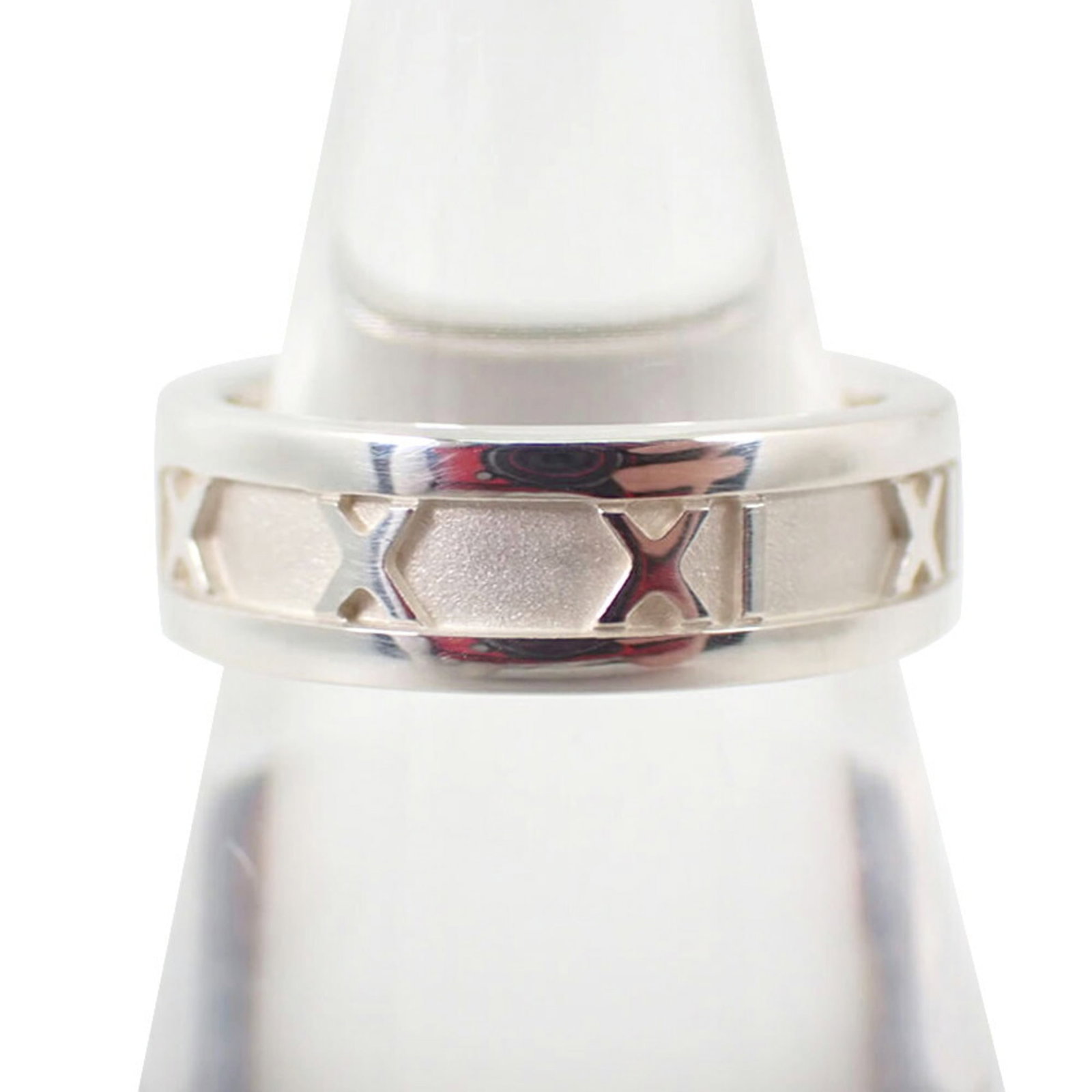925 Tiffany Band Ring Sterling Silver: 925 Tiffany Band Ring Sterling Silver This listing features 925 Tiffany Band Ring Sterling Silver. Item specifics are provided below. Item Specifics: Brand: Tiffany Type: Band Ring Gender: Women Mater