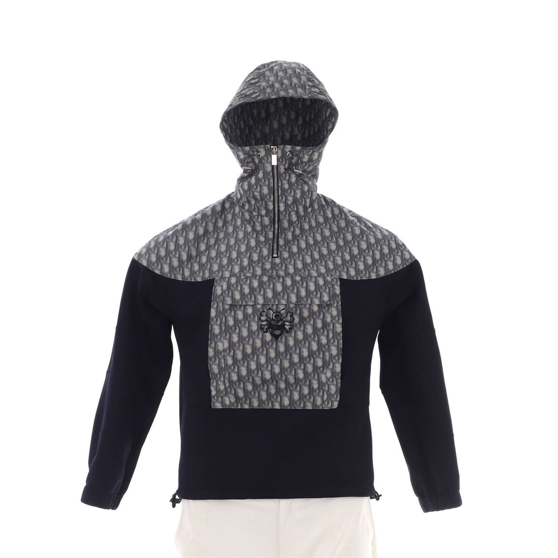 Windbreaker Christian Dior Men's Dior x Shawn Stussy Oblique Bee Anorak: Windbreaker Christian Dior Men's Dior x Shawn Stussy Oblique Bee Anorak This listing features Windbreaker Christian Dior Men's Dior x Shawn Stussy Oblique Bee Anorak. Item specifics are provided below