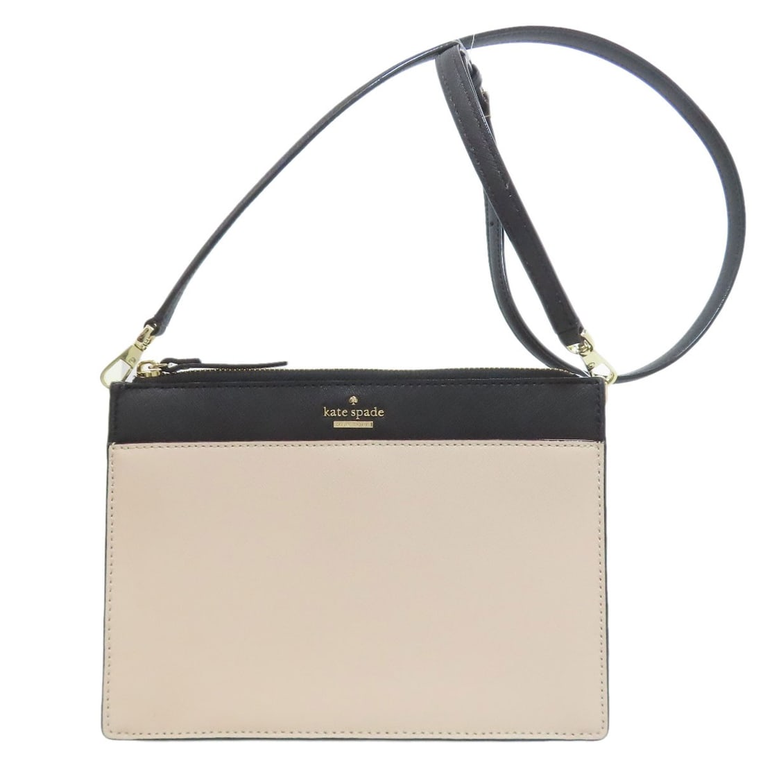 PVC kate spade logo Shoulder Bag: PVC kate spade logo Shoulder Bag This listing features PVC kate spade logo Shoulder Bag. Item specifics are provided below. Item Specifics: Brand: kate spade Style: Shoulder Bag Exterior Material: PVC