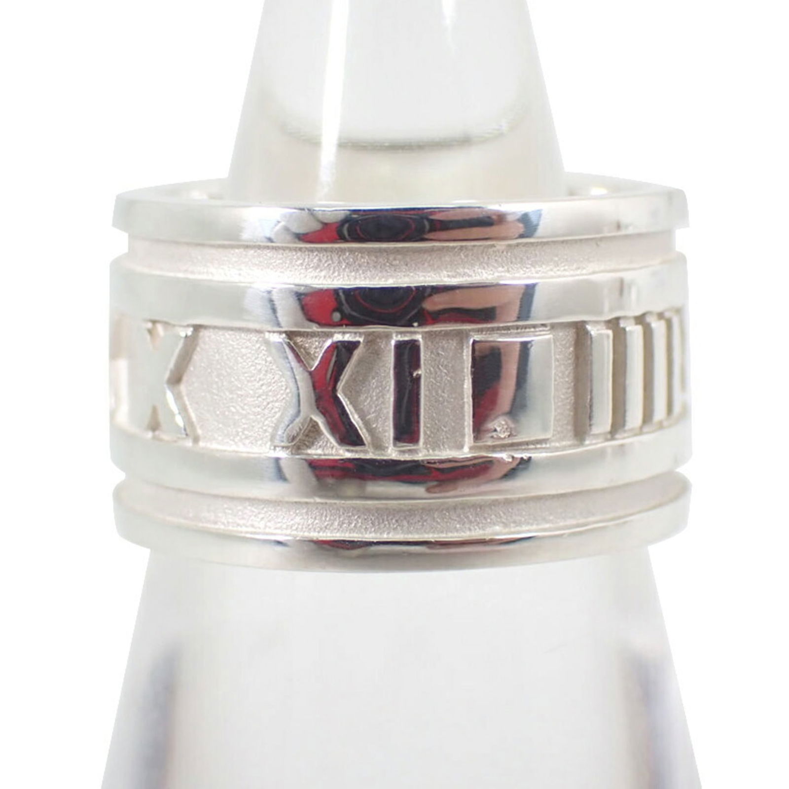 925 Tiffany Band Ring Sterling Silver: 925 Tiffany Band Ring Sterling Silver This listing features 925 Tiffany Band Ring Sterling Silver. Item specifics are provided below. Item Specifics: Brand: Tiffany Type: Band Ring Gender: Women Mater