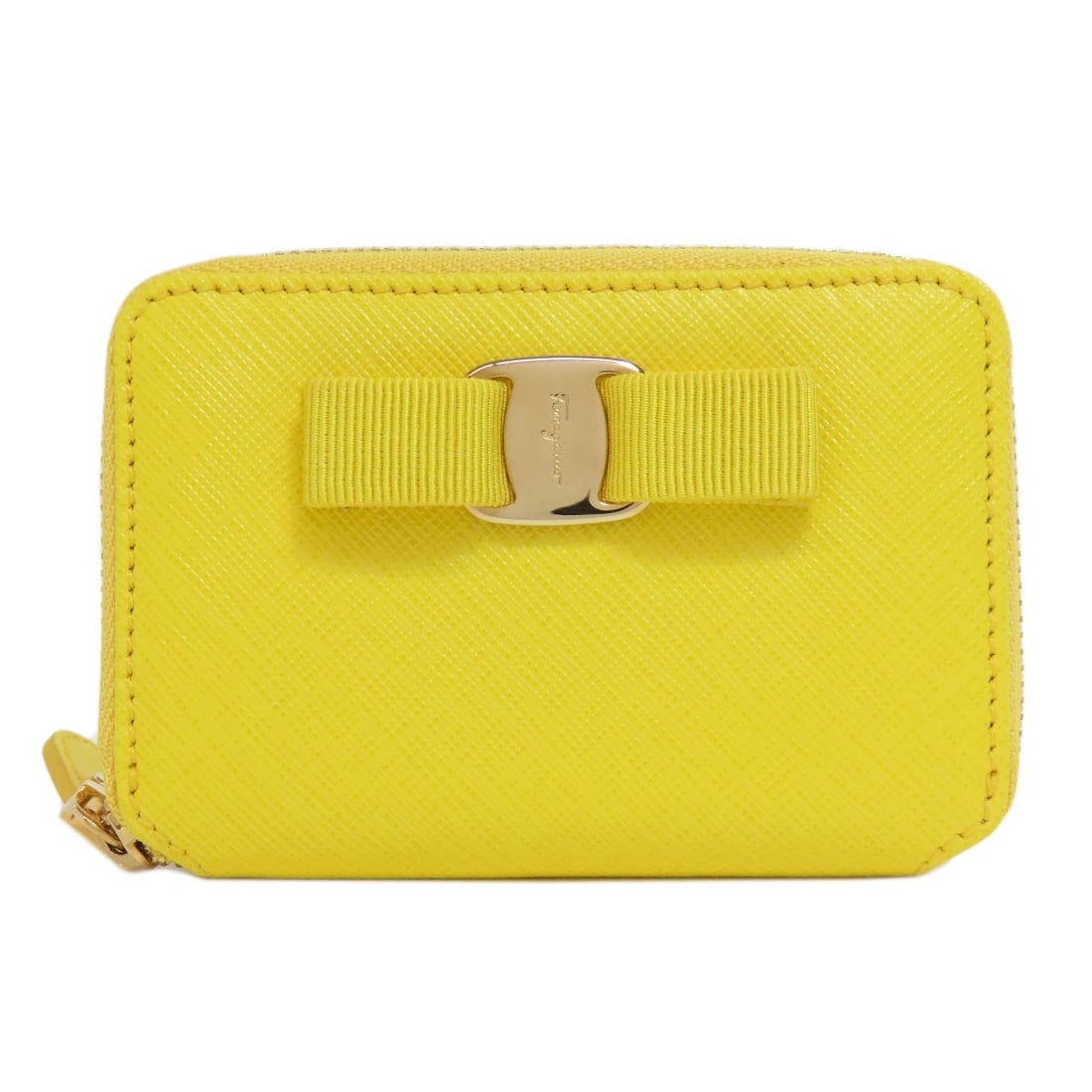 Leather Salvatore Ferragamo Vara ribbon coin purse: Leather Salvatore Ferragamo Vara ribbon coin purse This listing features Leather Salvatore Ferragamo Vara ribbon coin purse. Item specifics are provided below. Item Specifics: Brand: Salvatore Ferraga