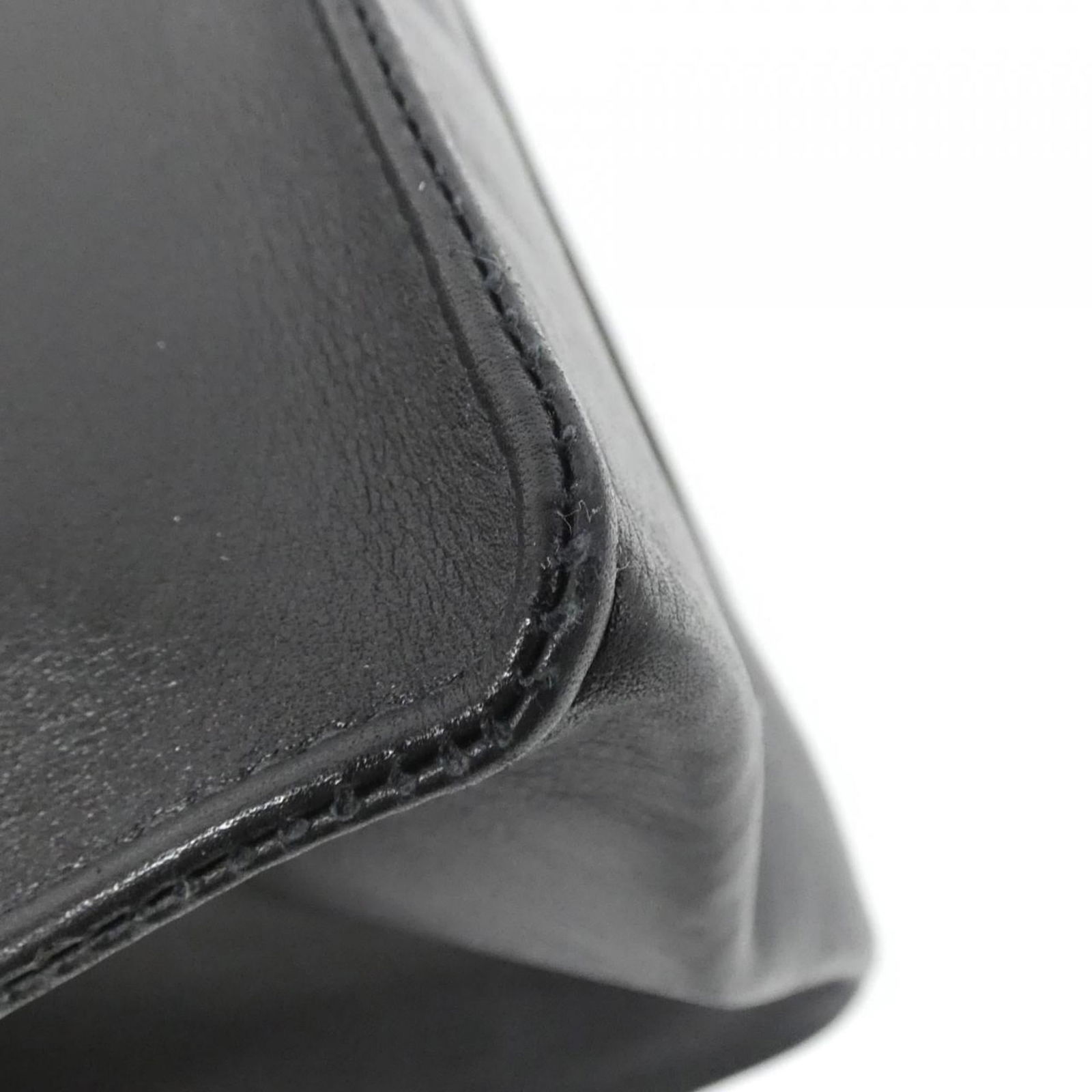 Leather Chanel Handbag - 3