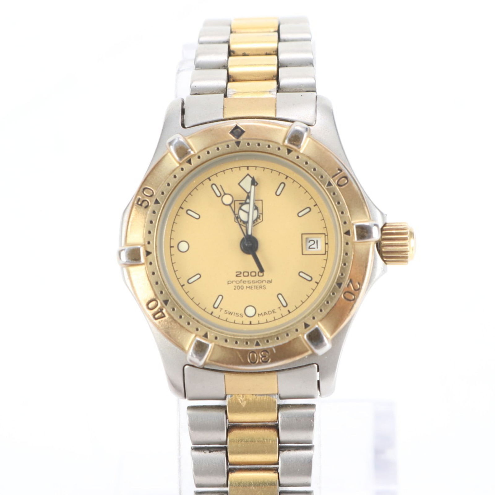 Wristwatch Tag Heuer: Wristwatch Tag Heuer This listing features Wristwatch Tag Heuer. Item specifics are provided below. Item Specifics: Brand: Tag Heuer Type: Wristwatch Gender: Women Color (Dial): Gold Case Diameter: 28