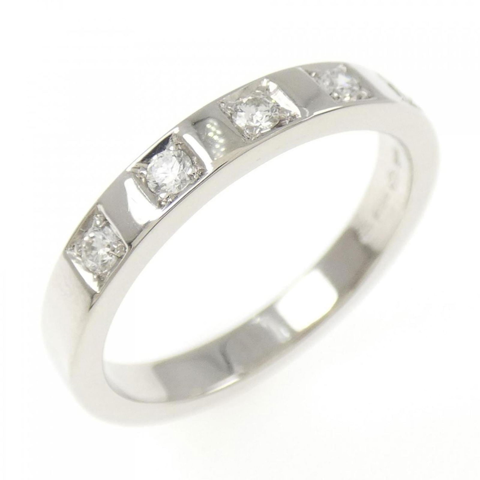 950 Bvlgari Band Ring Platinum: 950 Bvlgari Band Ring Platinum This listing features 950 Bvlgari Band Ring Platinum. Item specifics are provided below. Item Specifics: Brand: Bvlgari Type: Band Ring Gender: Women Material: Platinum