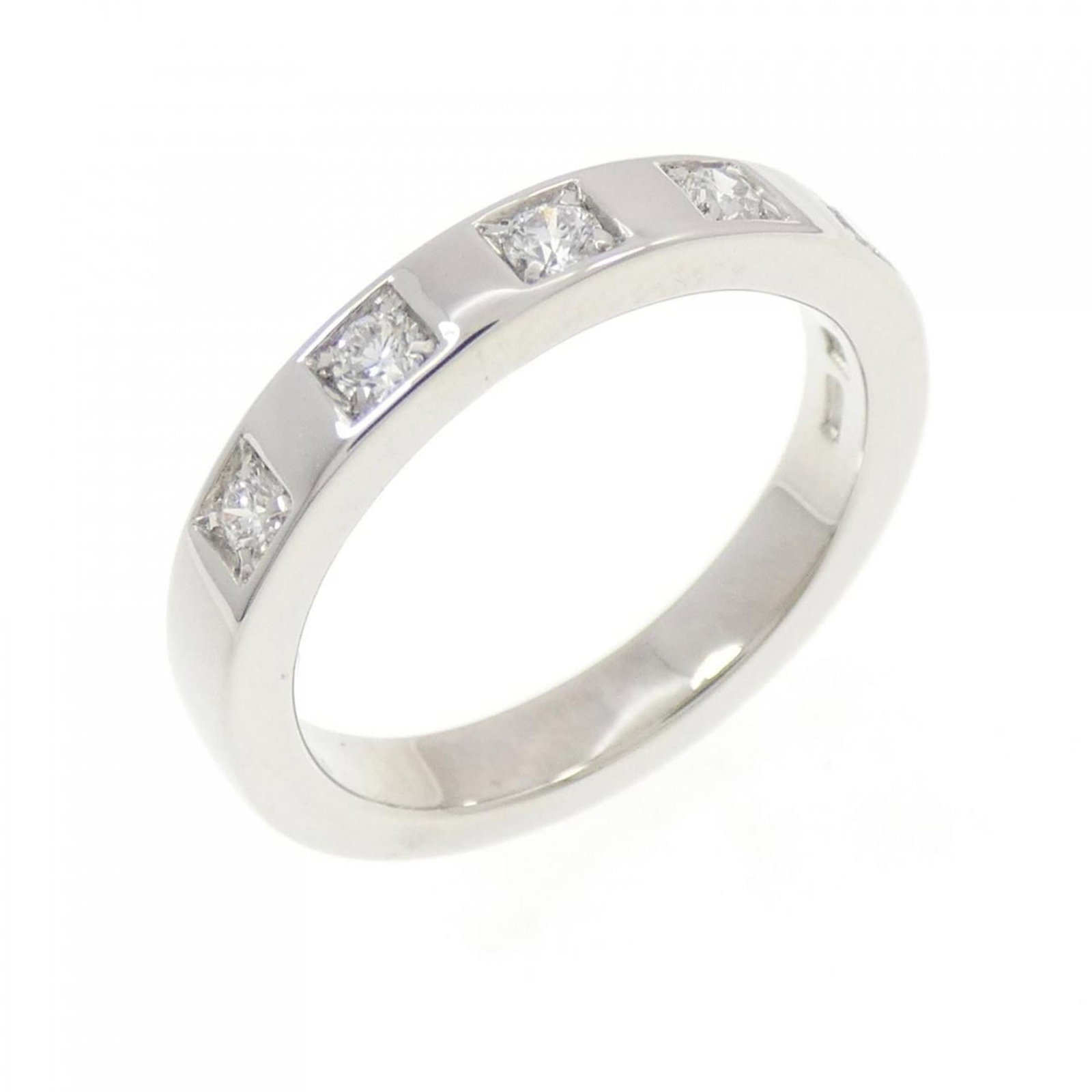 950 Bvlgari Band Ring Platinum: 950 Bvlgari Band Ring Platinum This listing features 950 Bvlgari Band Ring Platinum. Item specifics are provided below. Item Specifics: Brand: Bvlgari Type: Band Ring Gender: Women Material: Platinum