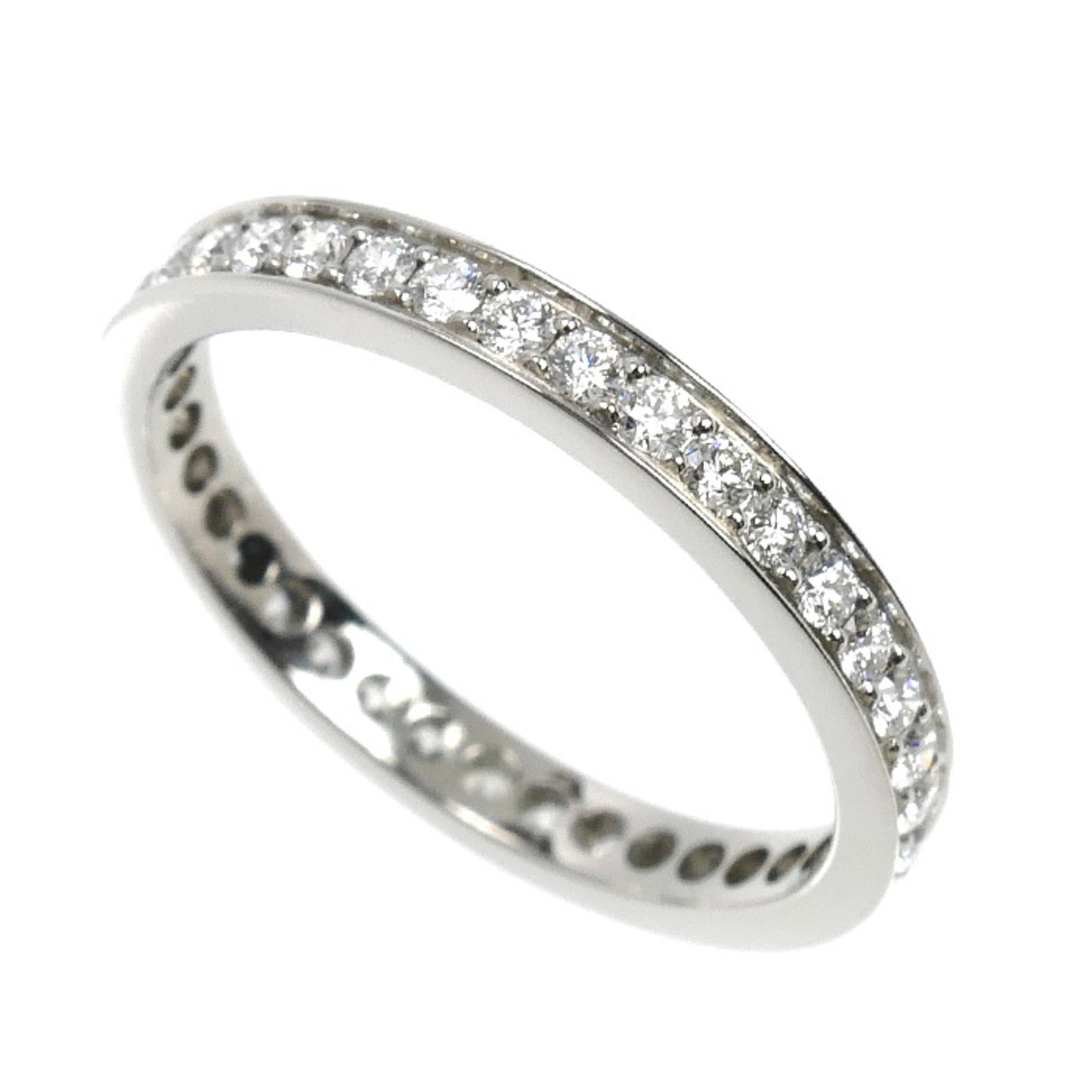 950 Cartier Band Ring Platinum: 950 Cartier Band Ring Platinum This listing features 950 Cartier Band Ring Platinum. Item specifics are provided below. Item Specifics: Brand: Cartier Type: Band Ring Gender: Women Material: Platinum