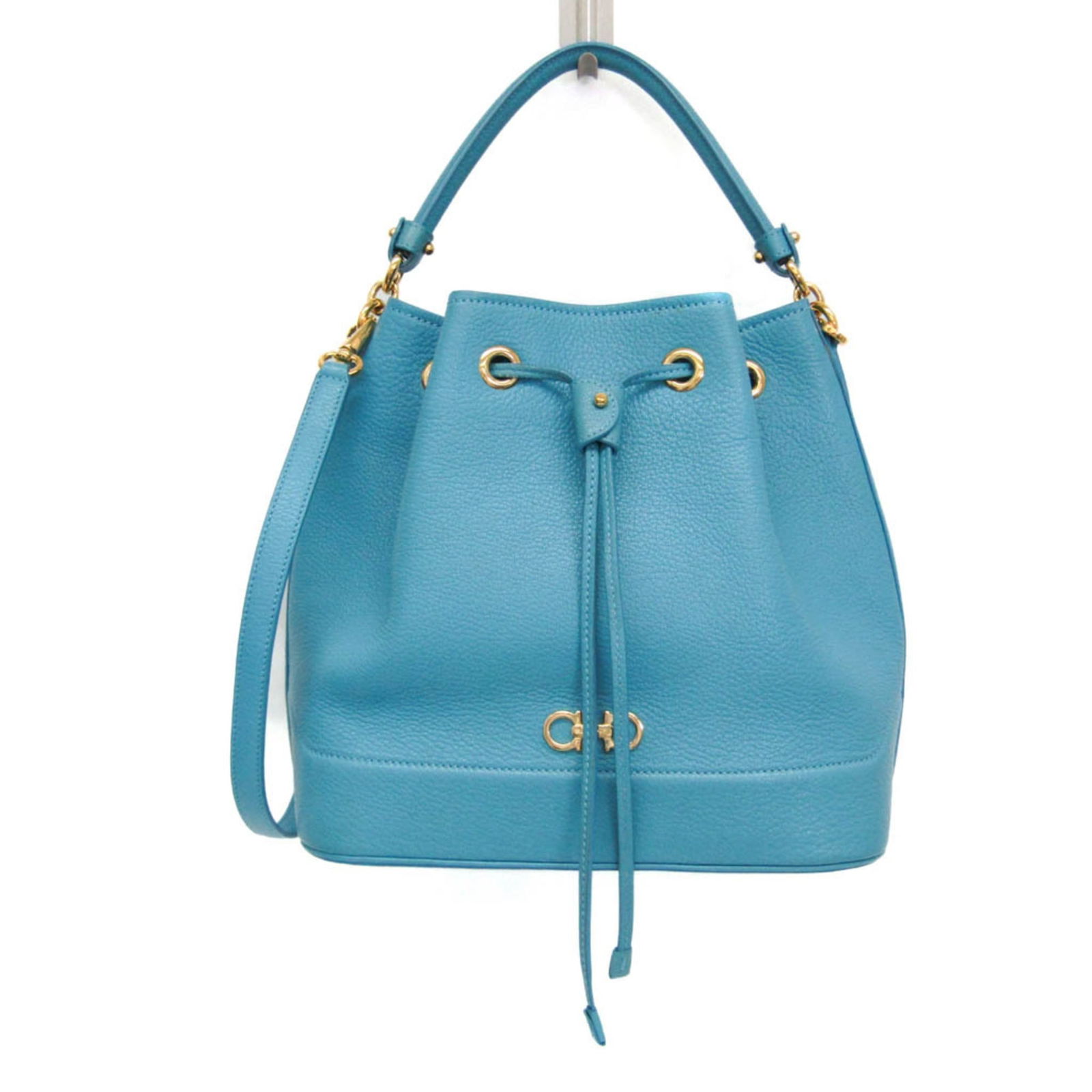 Leather Salvatore Ferragamo Shoulder Bag: Leather Salvatore Ferragamo Shoulder Bag This listing features Leather Salvatore Ferragamo Shoulder Bag. Item specifics are provided below. Item Specifics: Brand: Salvatore Ferragamo Type: Shoulder Ba