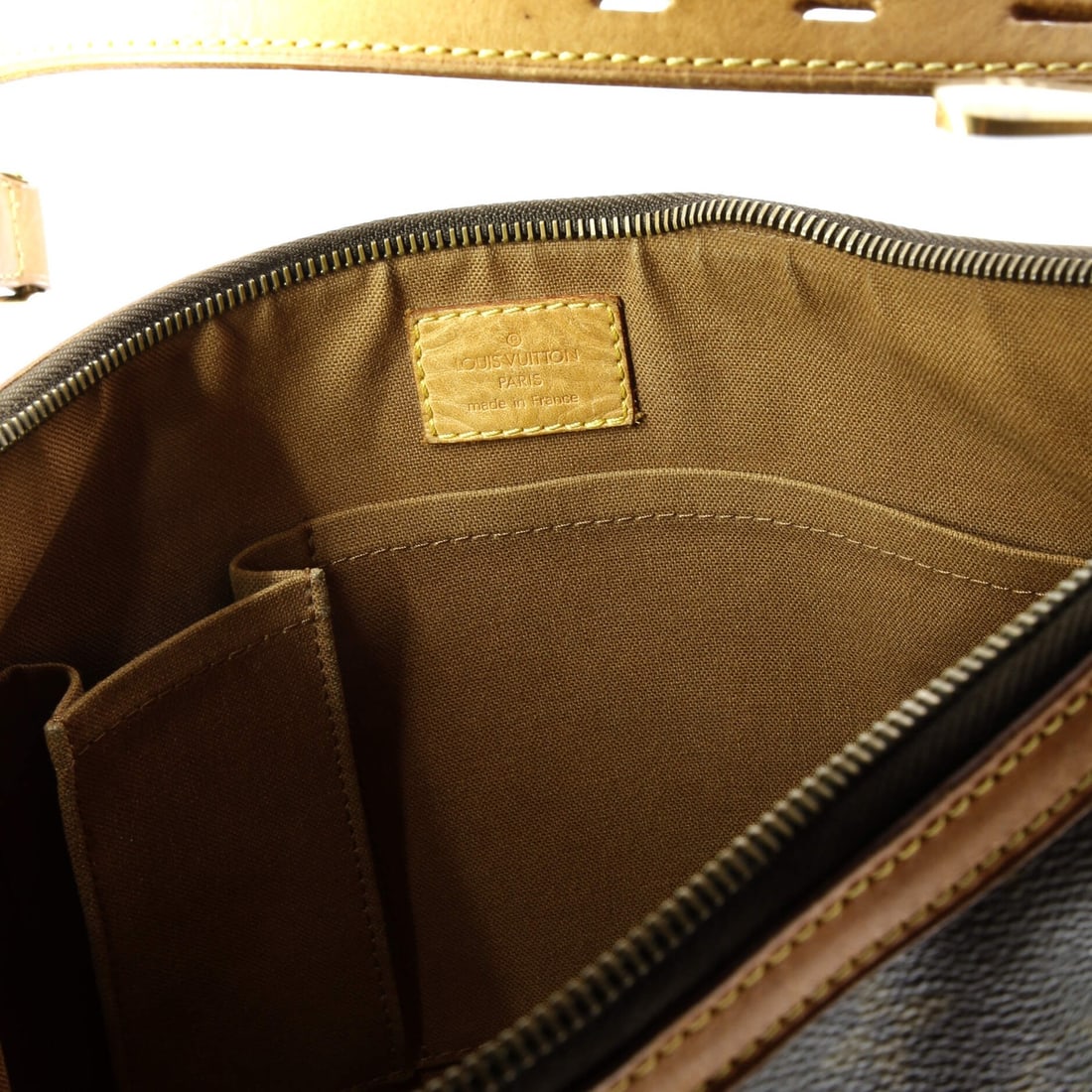 GM Louis Vuitton Tulum Handbag Monogram Canvas - 6