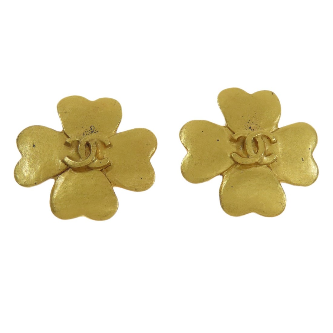 Metal CHANEL COCO Mark Clover Earring: Metal CHANEL COCO Mark Clover Earring This listing features Metal CHANEL COCO Mark Clover Earring. Item specifics are provided below. Item Specifics: Brand: CHANEL Style: Earring Material: Metal