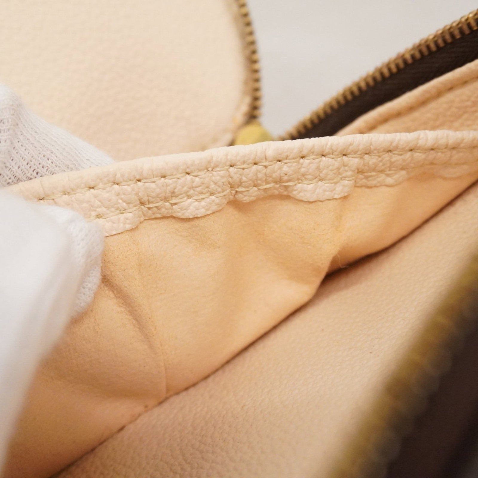 Pouch Louis Vuitton - 15