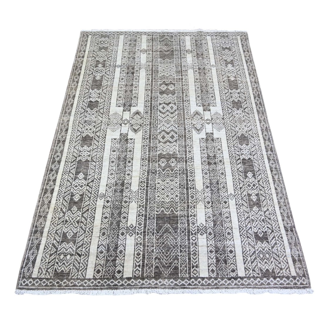 Rug 4'x5'9" Taupe Brown Finer Peshawar Wool Hand Knotted Oriental: Rug 4'x5'9" Taupe Brown Finer Peshawar Wool Hand Knotted Oriental This listing features Rug 4'x5'9" Taupe Brown Finer Peshawar Wool Hand Knotted Oriental. Item specifics are provided below. Item Speci