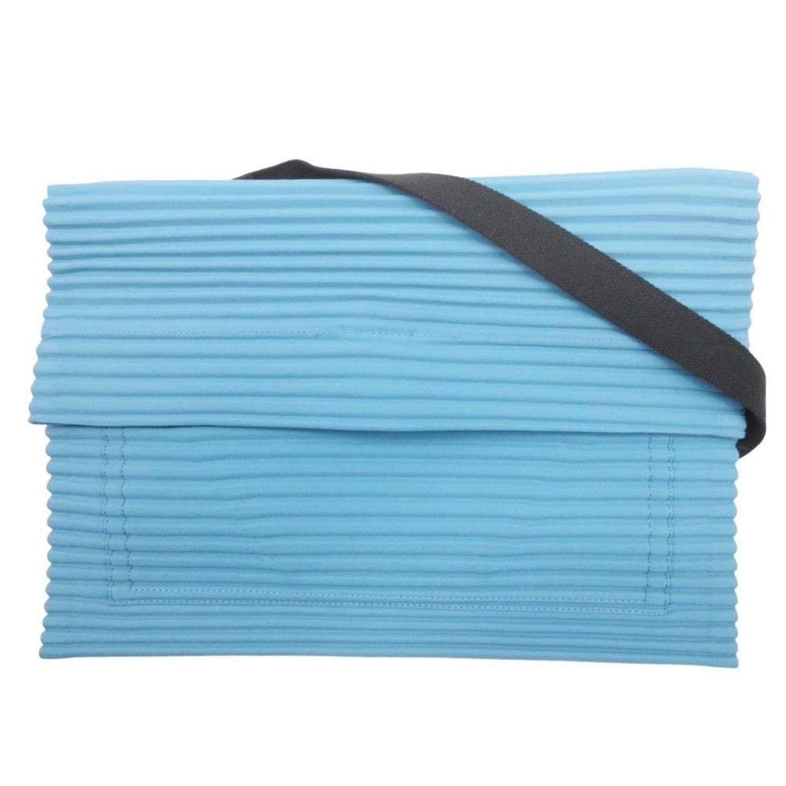 Polyester Issey Miyake Shoulder Bag: Polyester Issey Miyake Shoulder Bag This listing features Polyester Issey Miyake Shoulder Bag. Item specifics are provided below. Item Specifics: Brand: Issey Miyake Type: Shoulder Bag Material: Polye