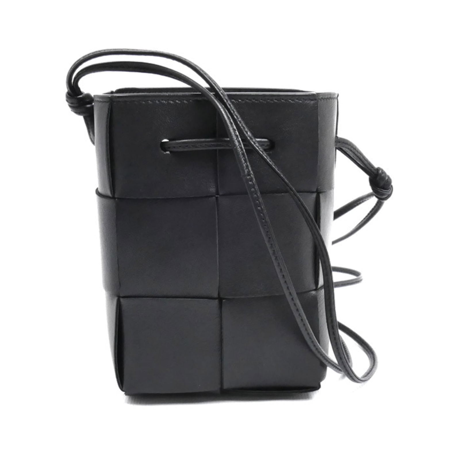 Leather Bottega Veneta Shoulder Bag: Leather Bottega Veneta Shoulder Bag This listing features Leather Bottega Veneta Shoulder Bag. Item specifics are provided below. Item Specifics: Brand: Bottega Veneta Type: Shoulder Bag Material: Lea