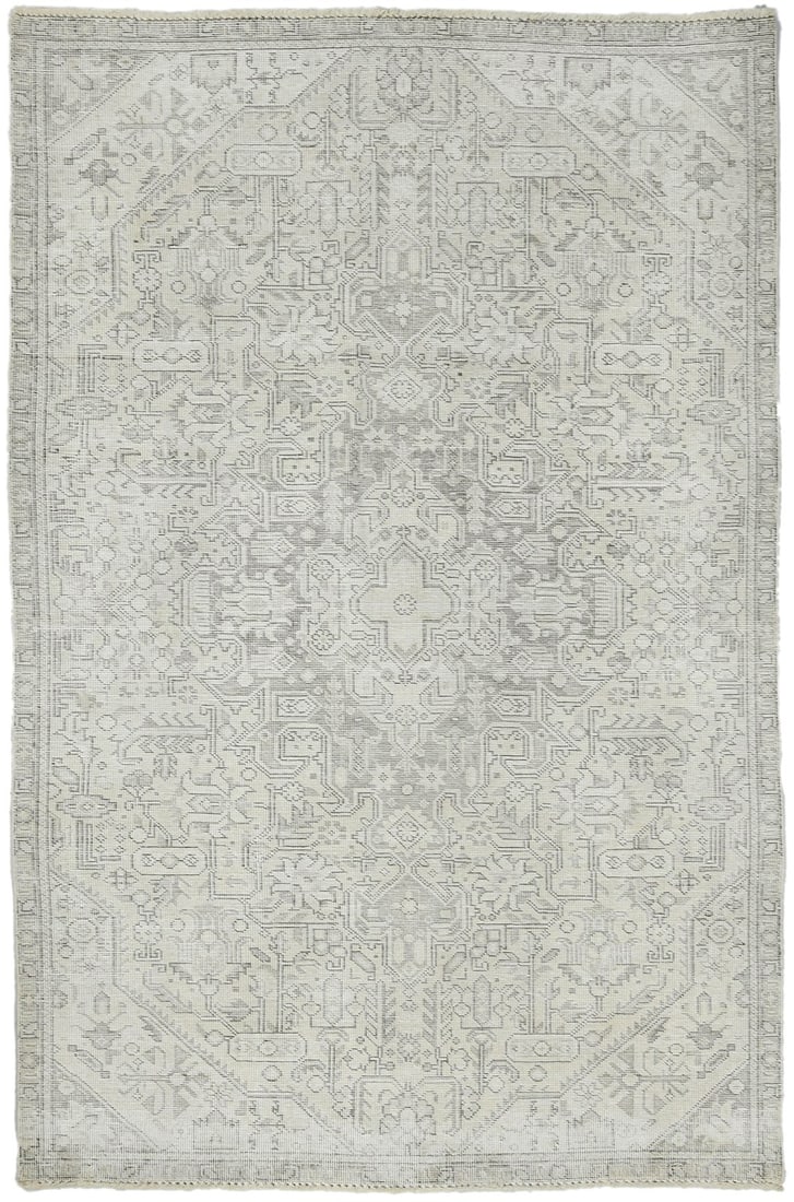 Farmhouse 5x8 Muted Colors Antique Distressed 4'7X7'8 Vintage Oriental Rug: Farmhouse 5x8 Muted Colors Antique Distressed 4'7X7'8 Vintage Oriental Rug This listing features Farmhouse 5x8 Muted Colors Antique Distressed 4'7X7'8 Vintage Oriental Rug. Item specifics are provided