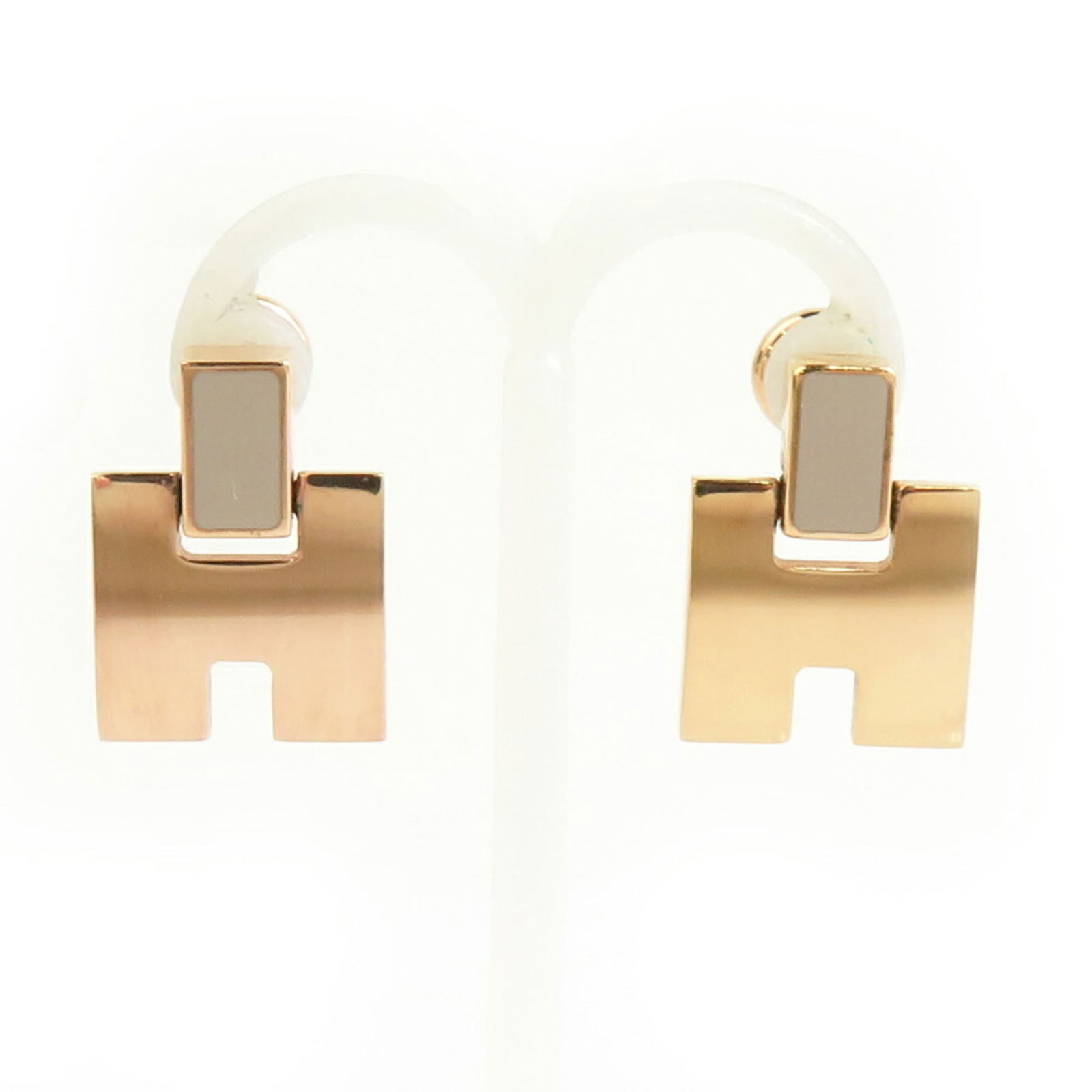Metal - Hermes Stud Earrings Enamel: Metal - Hermes Stud Earrings Enamel This listing features Metal - Hermes Stud Earrings Enamel. Item specifics are provided below. Item Specifics: Brand: Hermes Type: Stud Earrings Gender: Women Materi