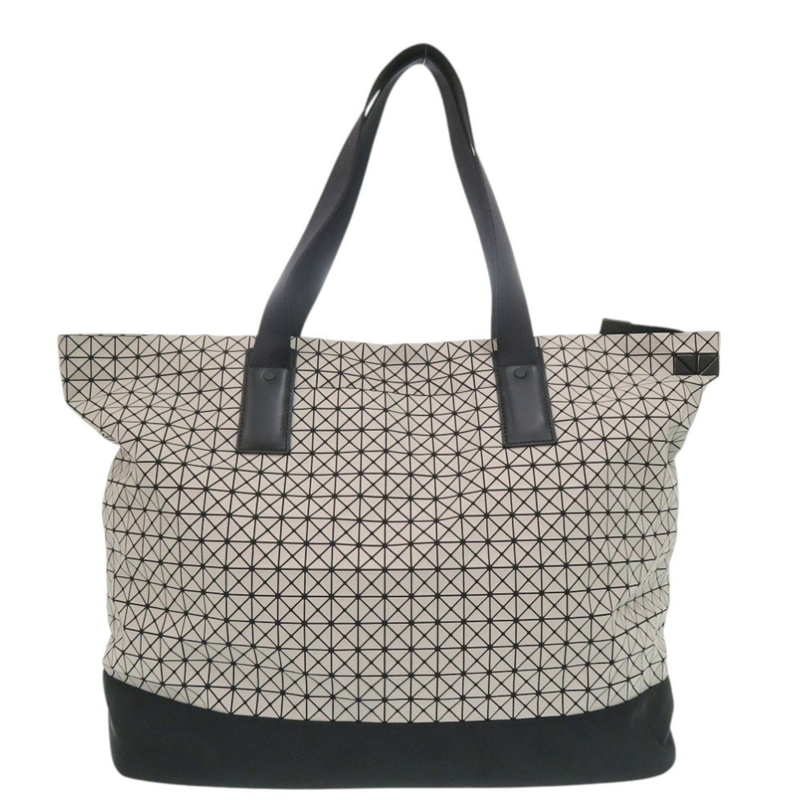 Elastane Issey Miyake Tote Bag: Elastane Issey Miyake Tote Bag This listing features Elastane Issey Miyake Tote Bag. Item specifics are provided below. Item Specifics: Brand: Issey Miyake Type: Tote Bag Material: Elastane Color: Bla