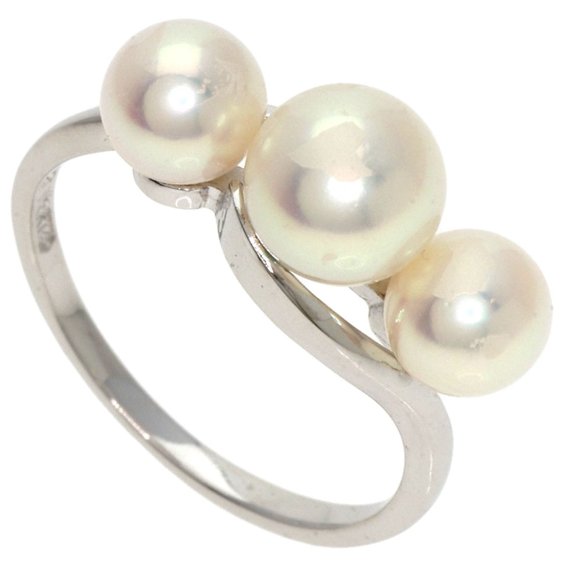 Gold MIKIMOTO Pearl Ring K14 White: Gold MIKIMOTO Pearl Ring K14 White This listing features Gold MIKIMOTO Pearl Ring K14 White. Item specifics are provided below. Item Specifics: Brand: MIKIMOTO Style: Ring Material: K14 White Gold Met