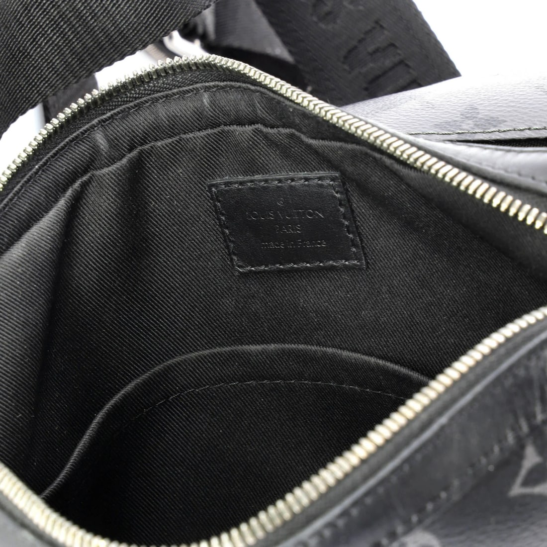 Canvas Louis Vuitton Trio Messenger Bag Reverse Monogram Eclipse - 6