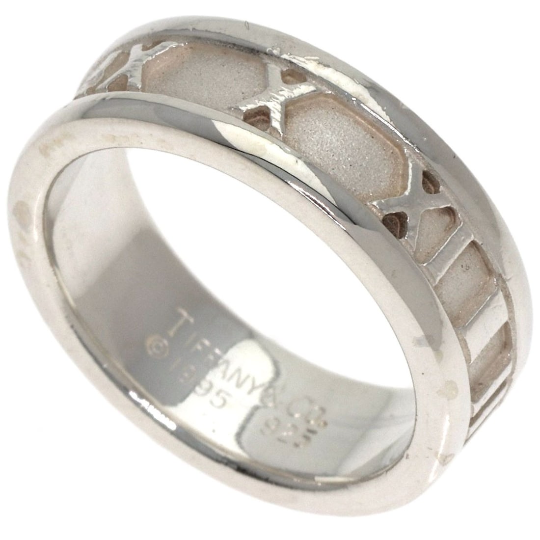 Silver TIFFANY&Co. Atlas Ring: Silver TIFFANY&Co. Atlas Ring This listing features Silver TIFFANY&Co. Atlas Ring. Item specifics are provided below. Item Specifics: Brand: TIFFANY&Co. Style: Ring Material: Silver Metal: SV Ring Siz