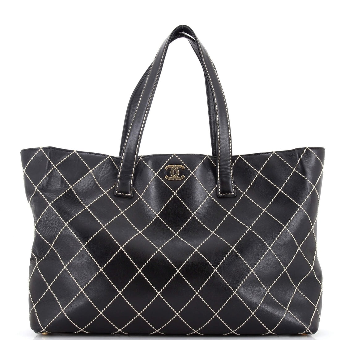 Large Chanel Surpique Tote Quilted Leather: Large Chanel Surpique Tote Quilted Leather This listing features Large Chanel Surpique Tote Quilted Leather. Item specifics are provided below. Item Specifics: Brand: Chanel Exterior Material: Leather