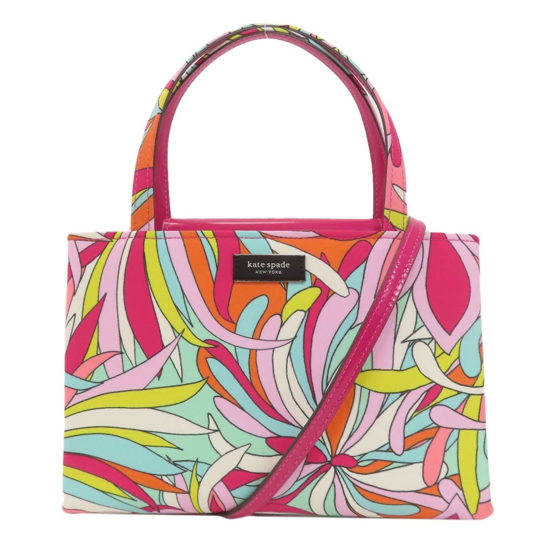 Nylon kate spade Flower 2WAY Handbag: Nylon kate spade Flower 2WAY Handbag This listing features Nylon kate spade Flower 2WAY Handbag. Item specifics are provided below. Item Specifics: Brand: kate spade Style: Handbag Exterior Material: