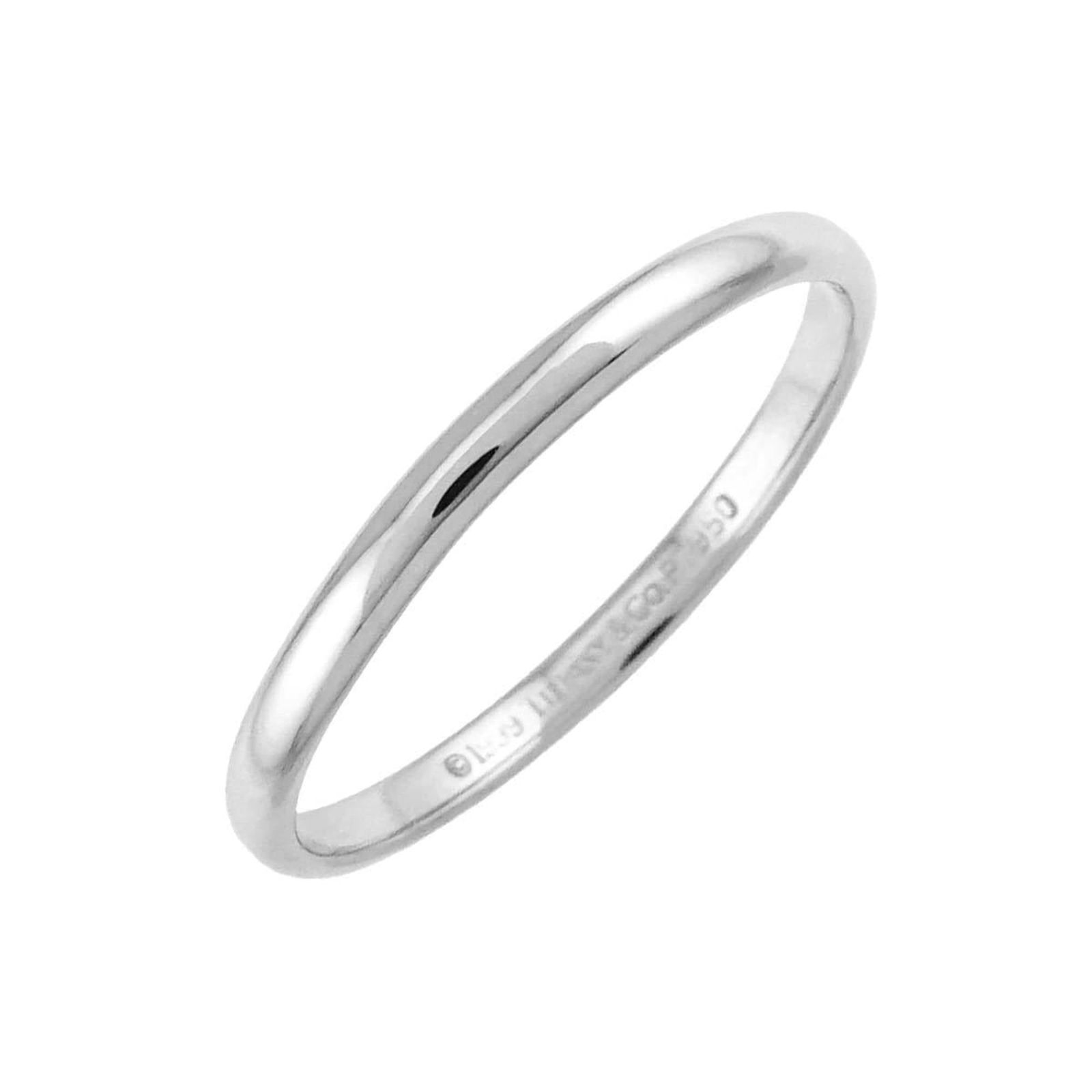 950 Tiffany Band Ring Platinum: 950 Tiffany Band Ring Platinum This listing features 950 Tiffany Band Ring Platinum. Item specifics are provided below. Item Specifics: Brand: Tiffany Type: Band Ring Gender: Men Material: Platinum 95