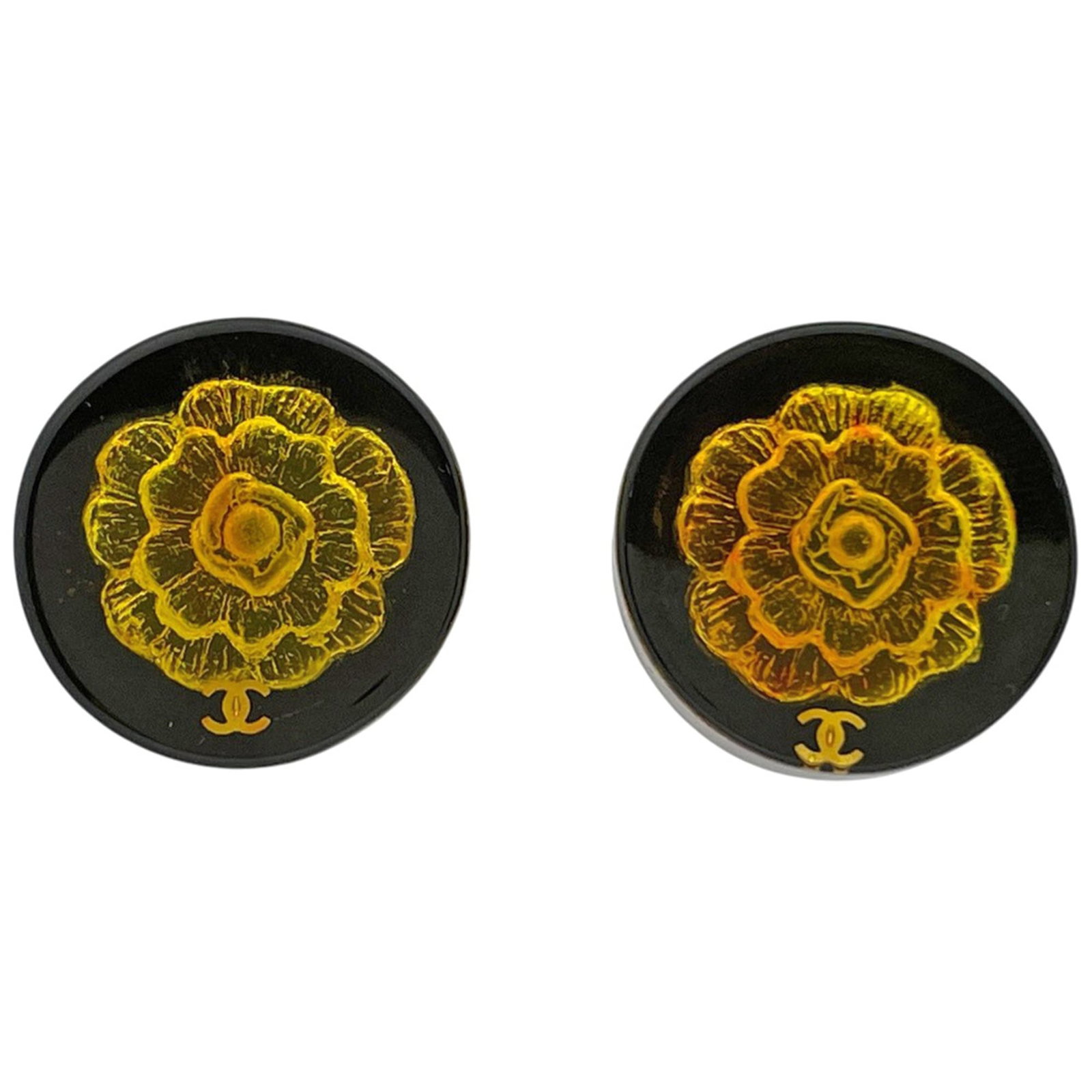 Plastic Chanel Clip Earrings: Plastic Chanel Clip Earrings This listing features Plastic Chanel Clip Earrings. Item specifics are provided below. Item Specifics: Brand: Chanel Type: Clip Earrings Gender: Women Material: Plastic Fi