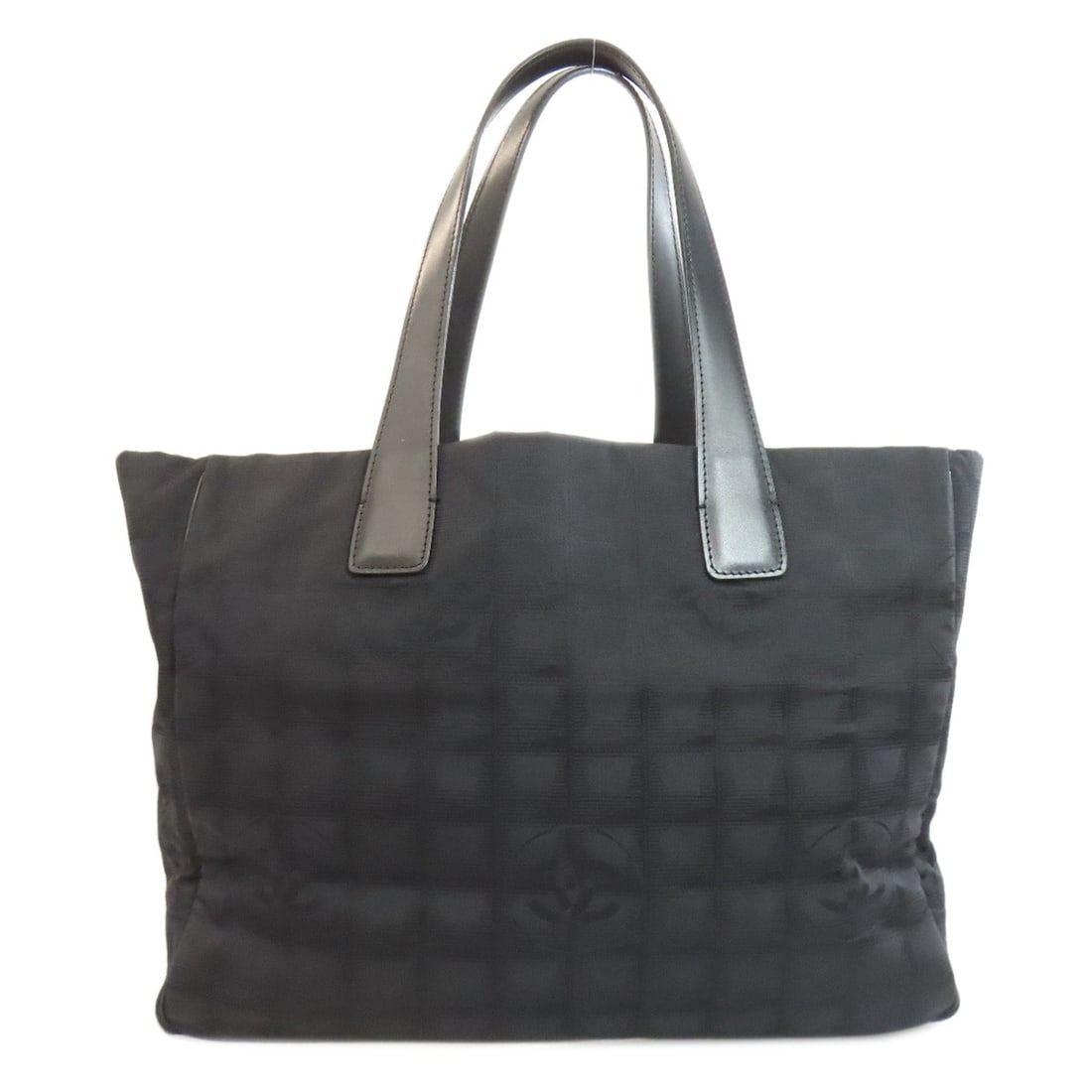 jacquard CHANEL New Travel Line MM Tote Bag Nylon: jacquard CHANEL New Travel Line MM Tote Bag Nylon This listing features jacquard CHANEL New Travel Line MM Tote Bag Nylon. Item specifics are provided below. Item Specifics: Brand: CHANEL Style: Tote