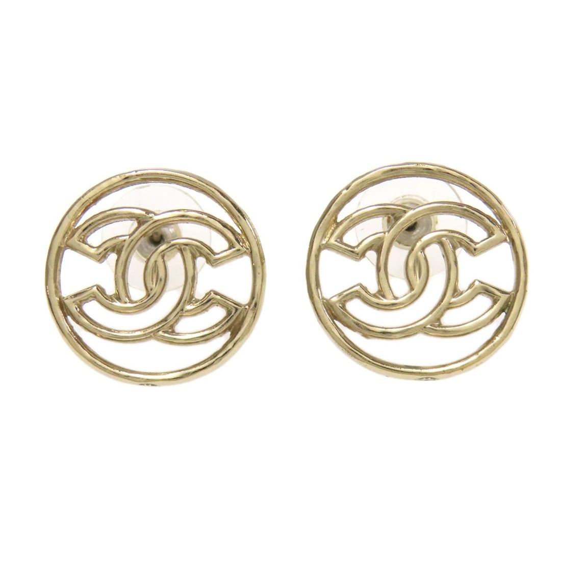 Metal CHANEL COCO Mark earring: Metal CHANEL COCO Mark earring This listing features Metal CHANEL COCO Mark earring. Item specifics are provided below. Item Specifics: Brand: CHANEL Style: earring Material: Metal Color: Gold Type: e