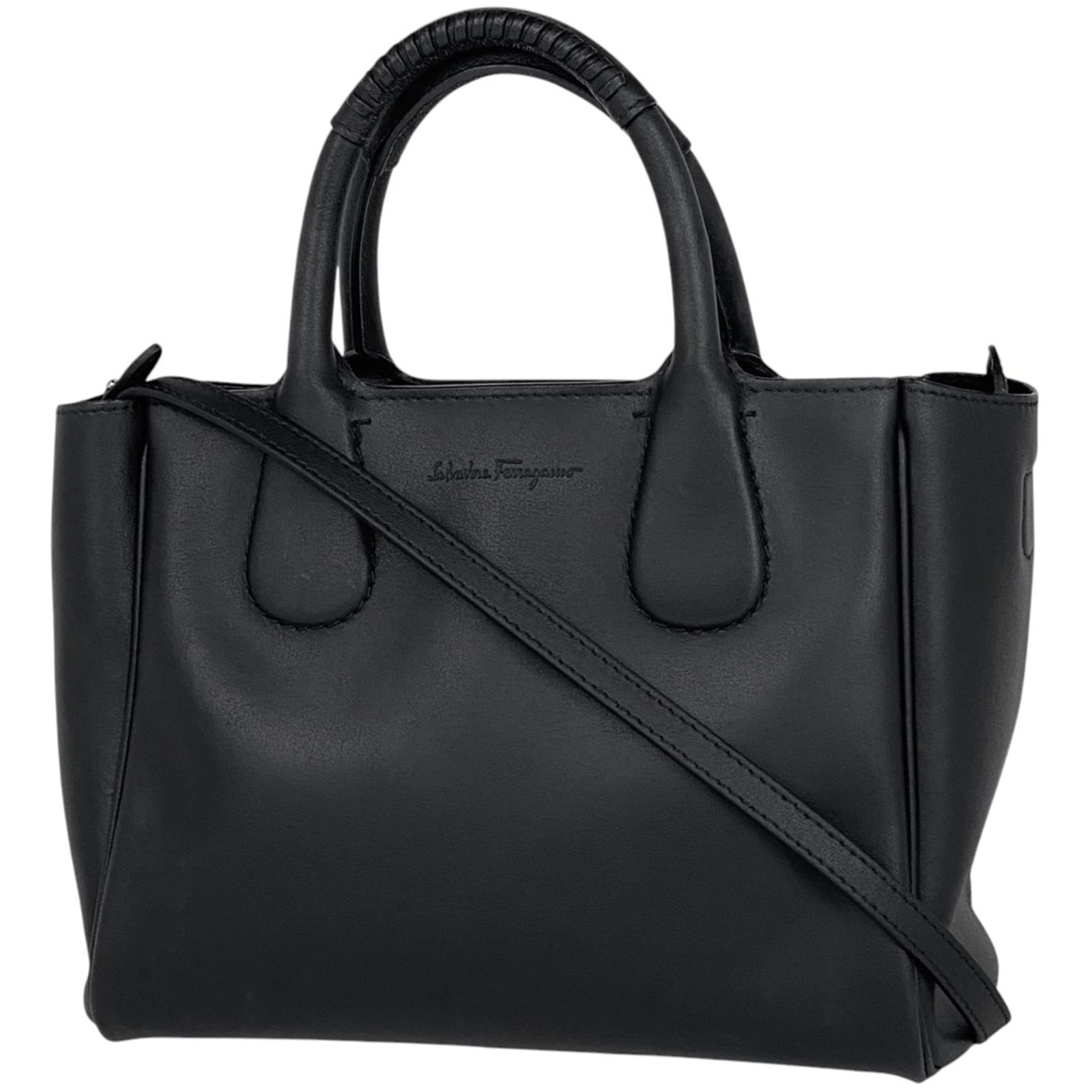 Shoulder Bag Leather - Salvatore Ferragamo Handbag: Shoulder Bag Leather - Salvatore Ferragamo Handbag This listing features Shoulder Bag Leather - Salvatore Ferragamo Handbag. Item specifics are provided below. Item Specifics: Brand: Salvatore