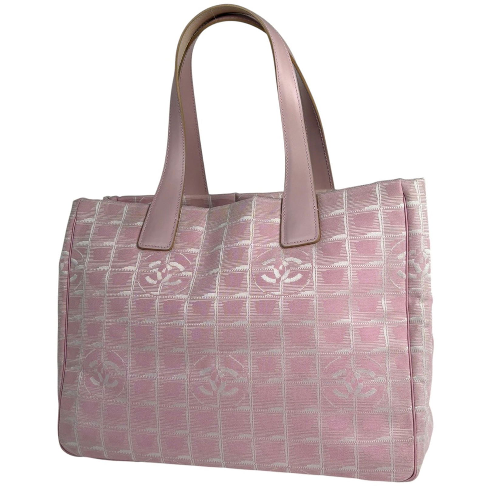 Jacquard - Chanel Shoulder Bag - Tote Bag Nylon: Jacquard - Chanel Shoulder Bag - Tote Bag Nylon This listing features Jacquard - Chanel Shoulder Bag - Tote Bag Nylon. Item specifics are provided below. Item Specifics: Brand: Chanel Type: Shoulder B