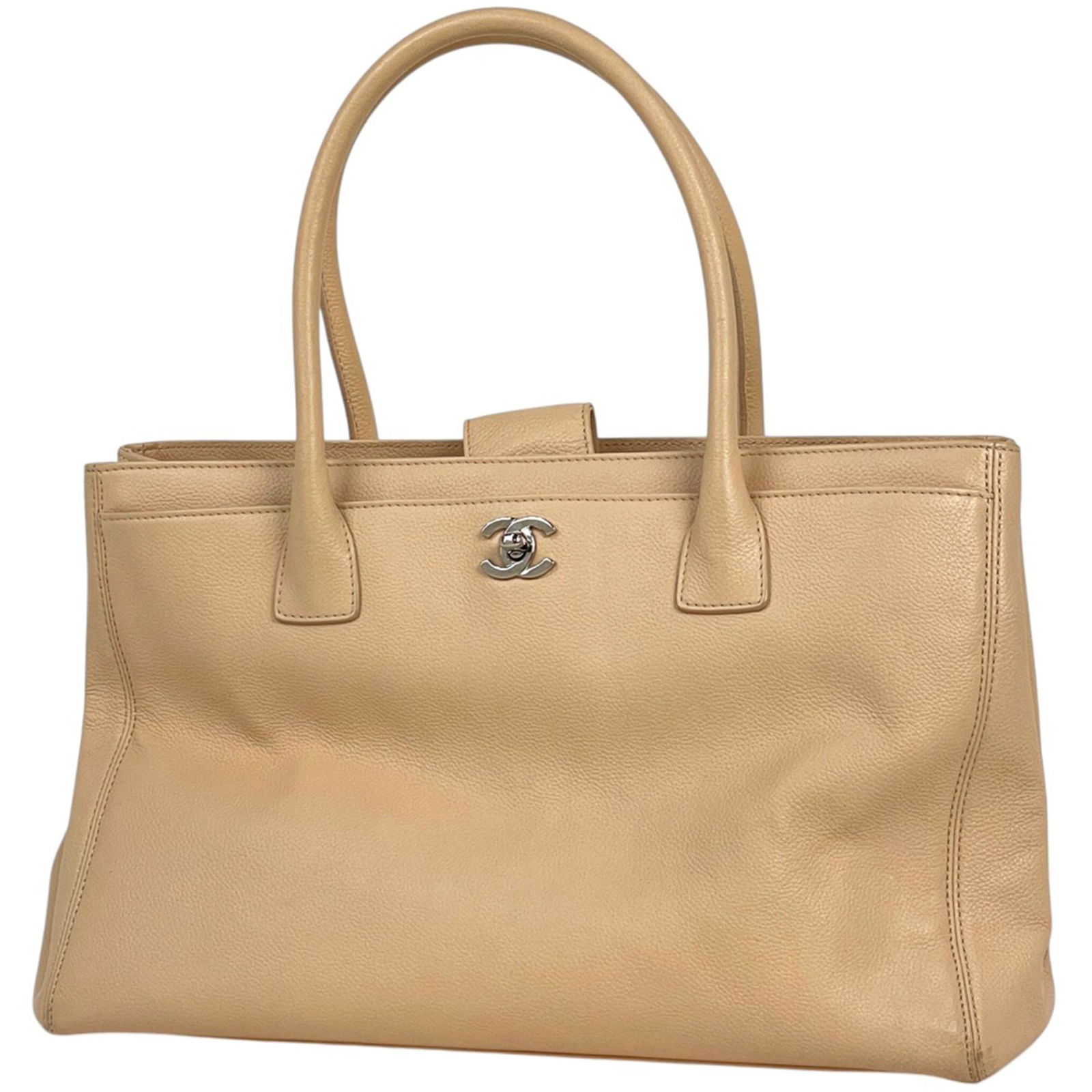 Tote Bag Leather - Chanel Handbag: Tote Bag Leather - Chanel Handbag This listing features Tote Bag Leather - Chanel Handbag. Item specifics are provided below. Item Specifics: Brand: Chanel Type: Handbag, Tote Bag Material: Leather Co