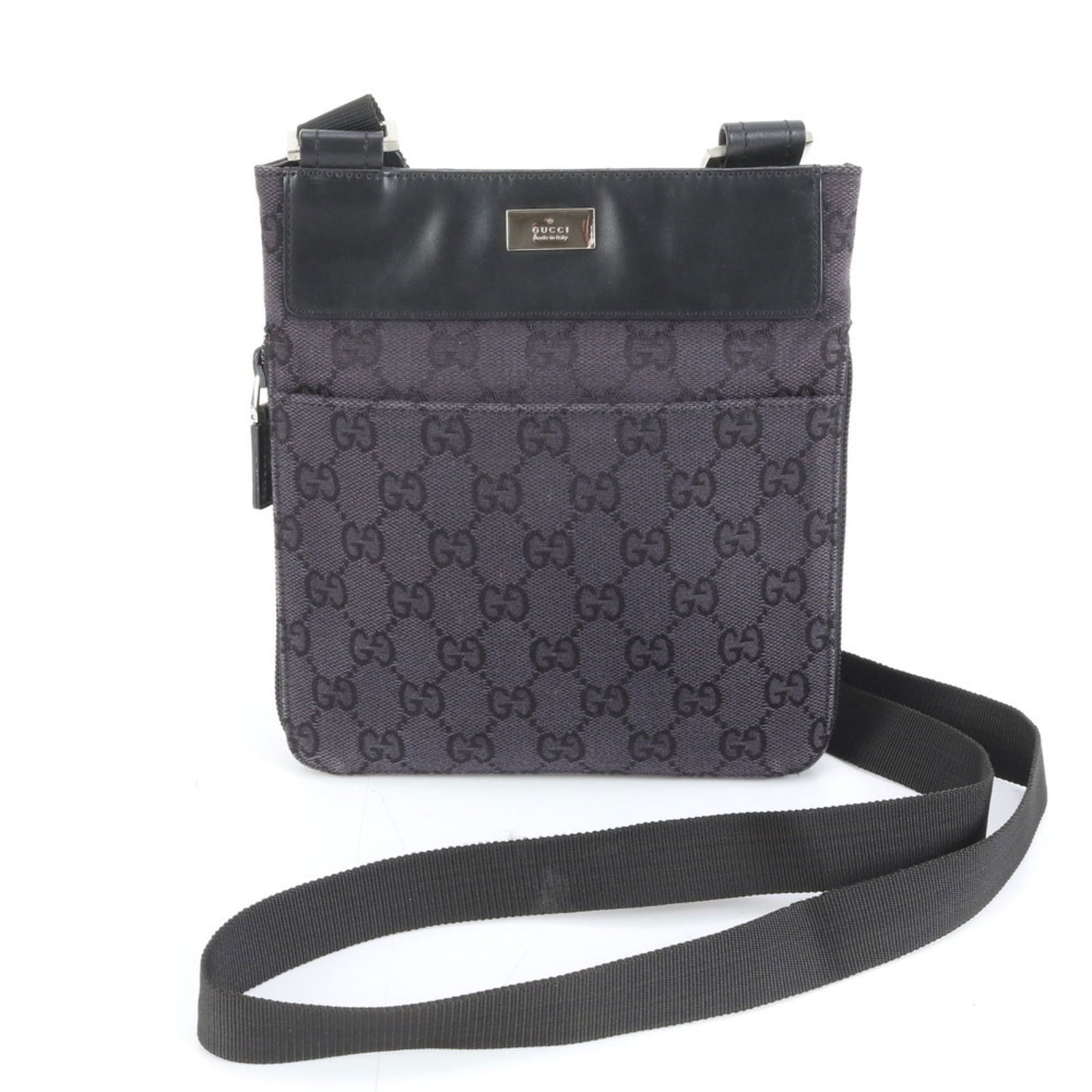 Canvas - Gucci Shoulder Bag Leather: Canvas - Gucci Shoulder Bag Leather This listing features Canvas - Gucci Shoulder Bag Leather. Item specifics are provided below. Item Specifics: Brand: Gucci Type: Shoulder Bag Material: Leather , Ca