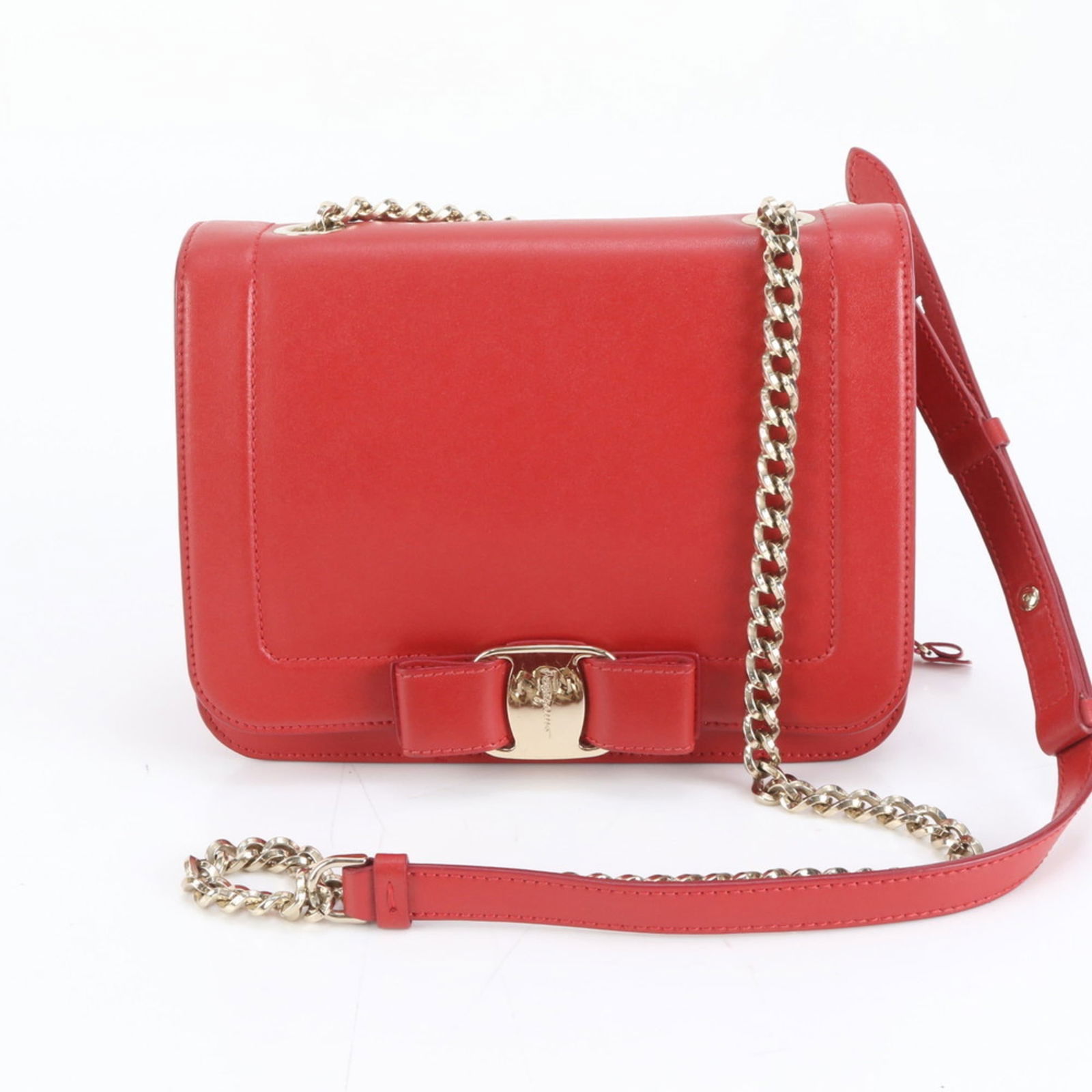 Leather Salvatore Ferragamo Shoulder Bag: Leather Salvatore Ferragamo Shoulder Bag This listing features Leather Salvatore Ferragamo Shoulder Bag. Item specifics are provided below. Item Specifics: Brand: Salvatore Ferragamo Type: Shoulder