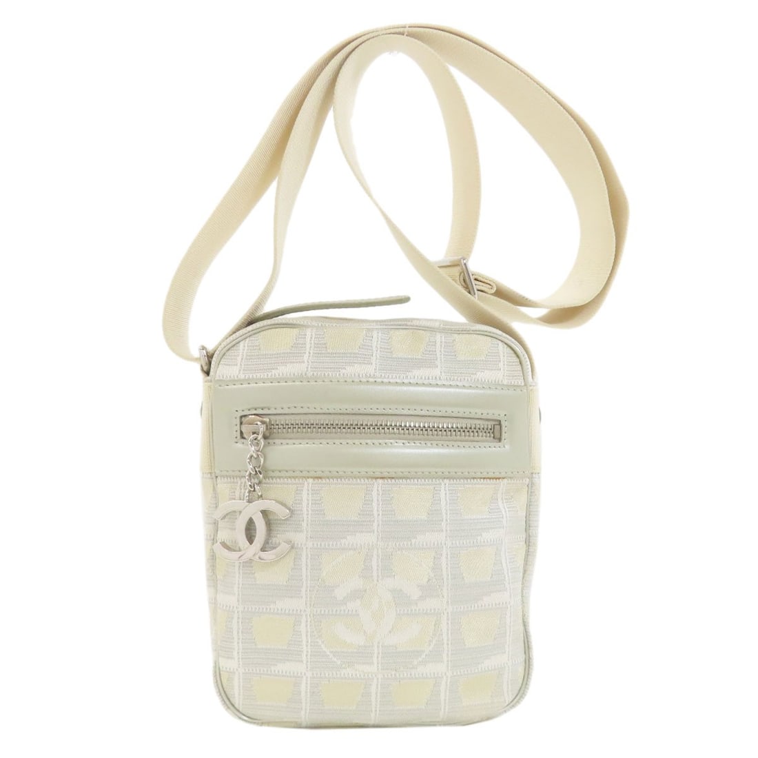 jacquard CHANEL New travel line Shoulder Bag Nylon: jacquard CHANEL New travel line Shoulder Bag Nylon This listing features jacquard CHANEL New travel line Shoulder Bag Nylon. Item specifics are provided below. Item Specifics: Brand: CHANEL Style: Sho