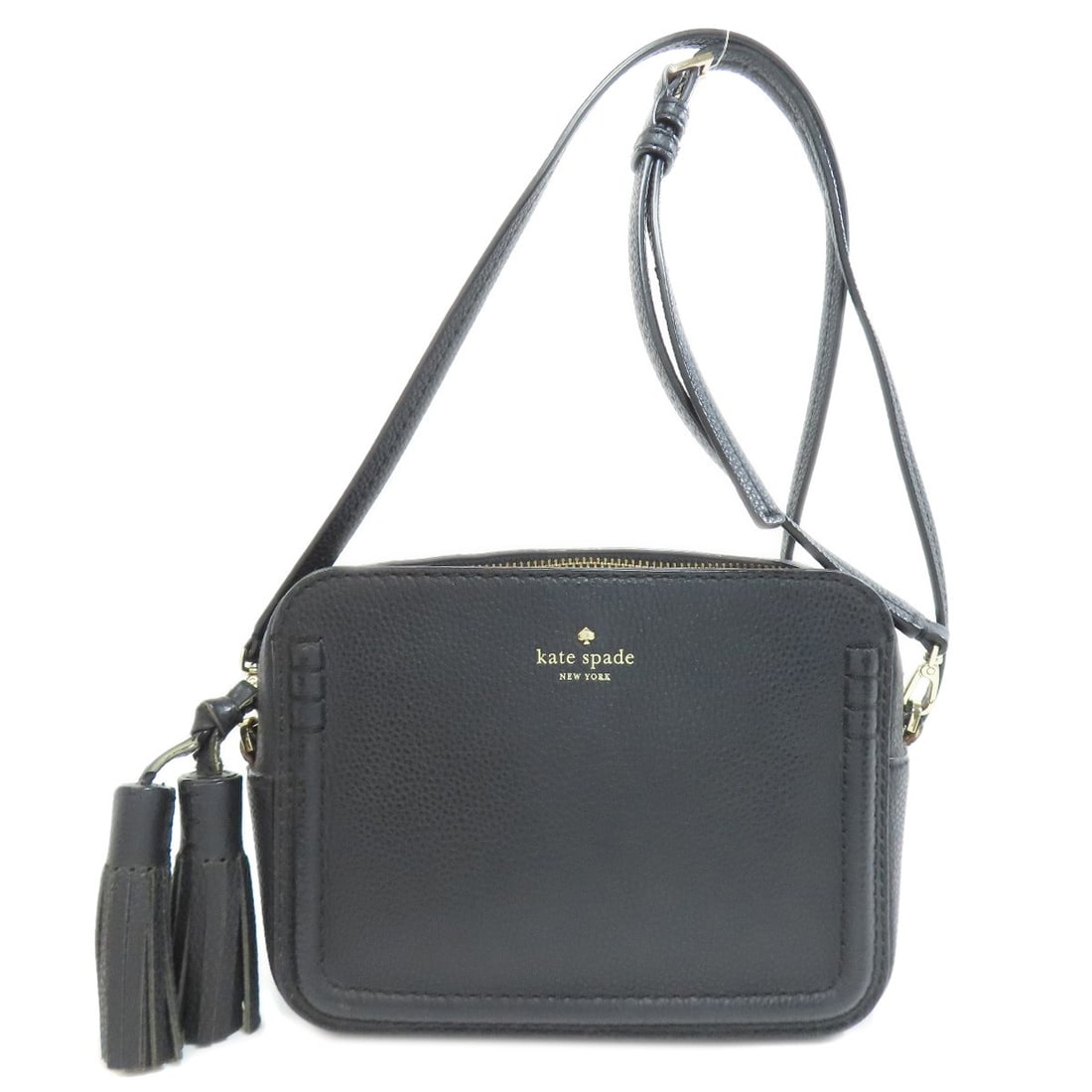 Leather kate spade logo Shoulder Bag: Leather kate spade logo Shoulder Bag This listing features Leather kate spade logo Shoulder Bag. Item specifics are provided below. Item Specifics: Brand: kate spade Style: Shoulder Bag Exterior Mater