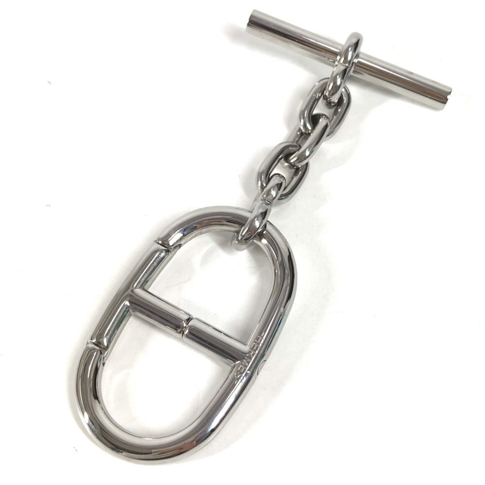 Metal Hermes Keyring: Metal Hermes Keyring This listing features Metal Hermes Keyring. Item specifics are provided below. Item Specifics: Brand: Hermes Type: Keyring Gender: Men,Women Color: Silver Material: Metal Conditio