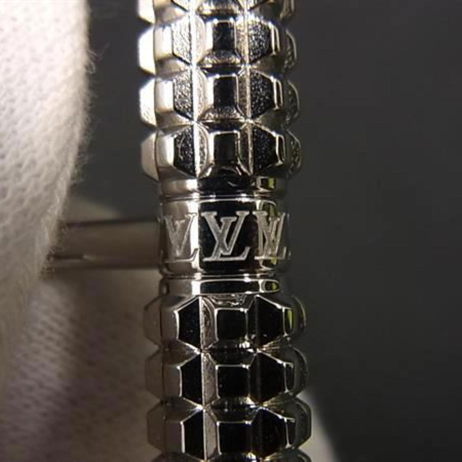 Metal Louis Vuitton Stud/ Button - 2