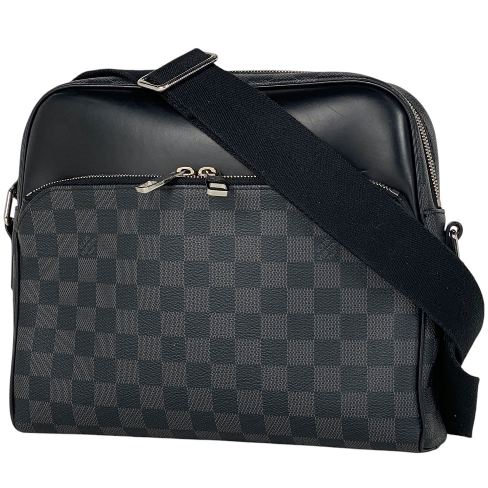 Shoulder Bag Damier Graphite - Louis Vuitton Messenger Bag: Shoulder Bag Damier Graphite - Louis Vuitton Messenger Bag This listing features Shoulder Bag Damier Graphite - Louis Vuitton Messenger Bag. Item specifics are provided below. Item Specifics: Brand: L