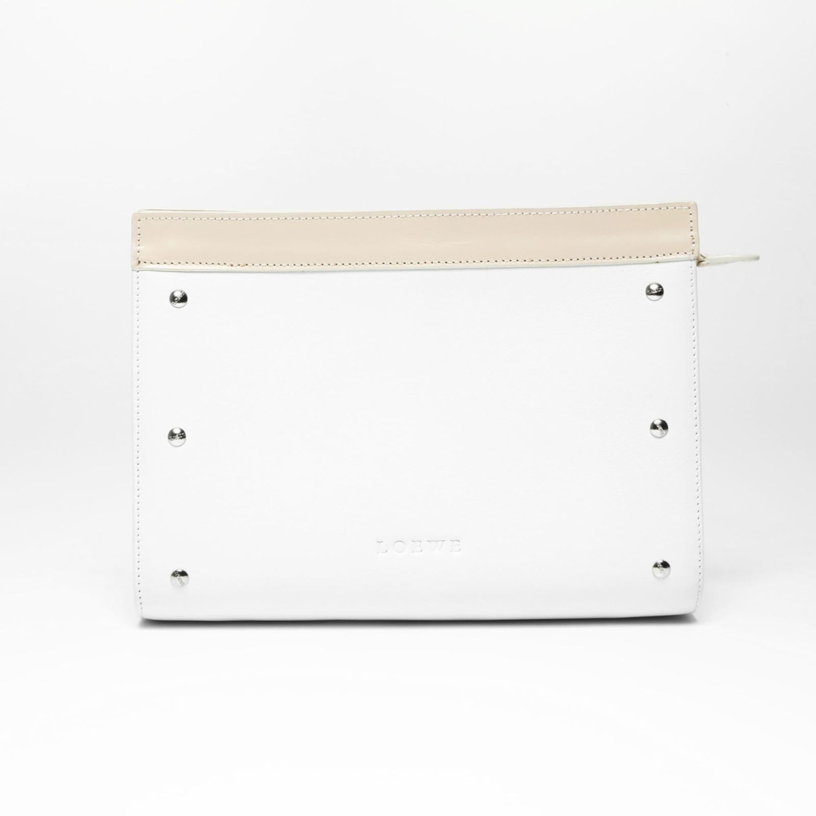 Pouch Loewe: Pouch Loewe This listing features Pouch Loewe. Item specifics are provided below. Item Specifics: Brand: Loewe Type: Pouch Color: White Gender: Women Size (Hxwxd): 14cm x 19cm x 6cm / 5.51'' x 7.48''