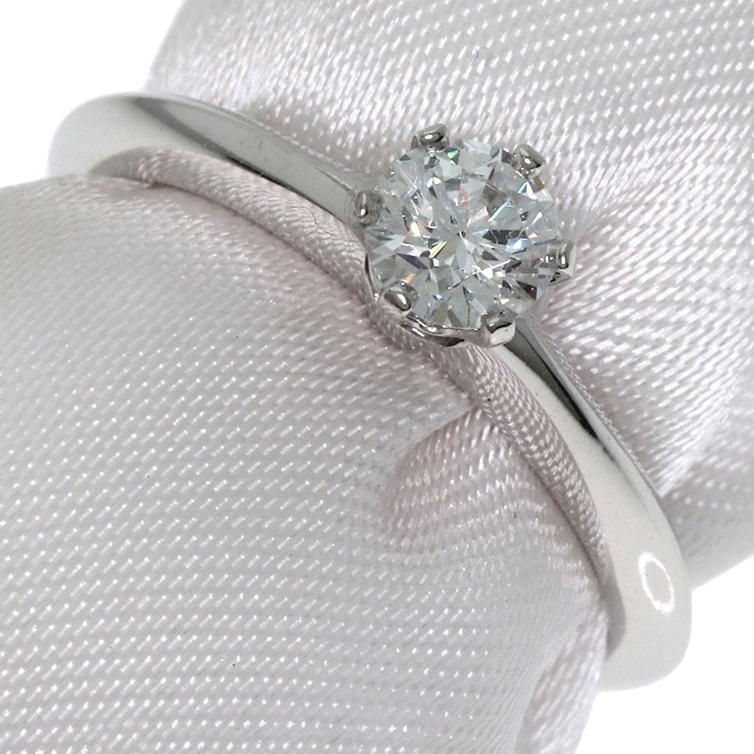 PT950 TIFFANY&Co. Solitaire 1P Diamond Ring Platinum: PT950 TIFFANY&Co. Solitaire 1P Diamond Ring Platinum This listing features PT950 TIFFANY&Co. Solitaire 1P Diamond Ring Platinum. Item specifics are provided below. Item Specifics: Brand: TIFFANY&Co. S