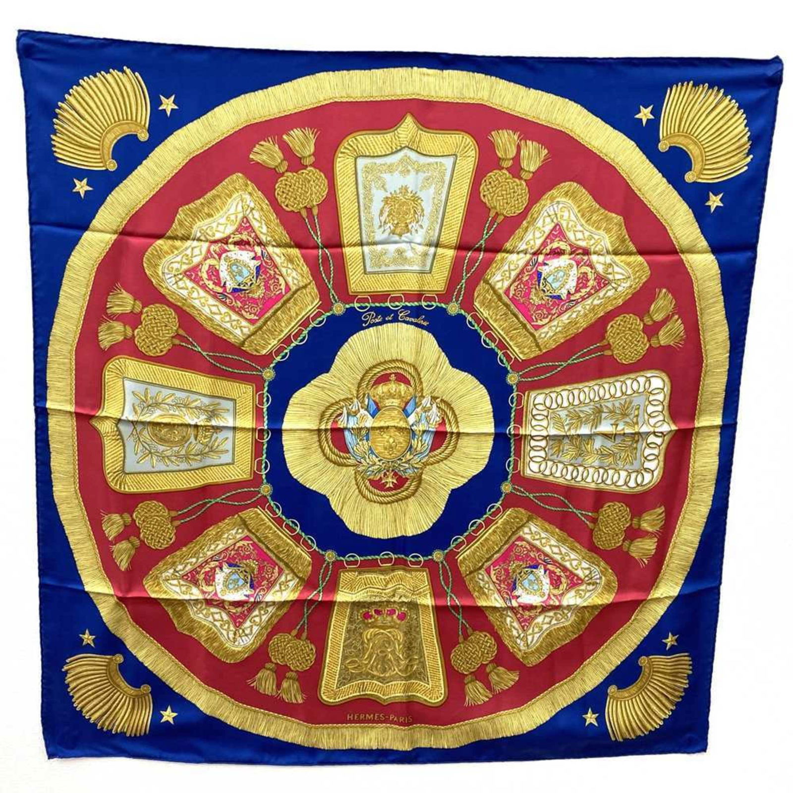 Silk Hermes Scarf: Silk Hermes Scarf This listing features Silk Hermes Scarf. Item specifics are provided below. Item Specifics: Brand: Hermes Type: Scarf Gender: Women Color: Navy Material: Silk Size (Lxw): 88cm x 88cm