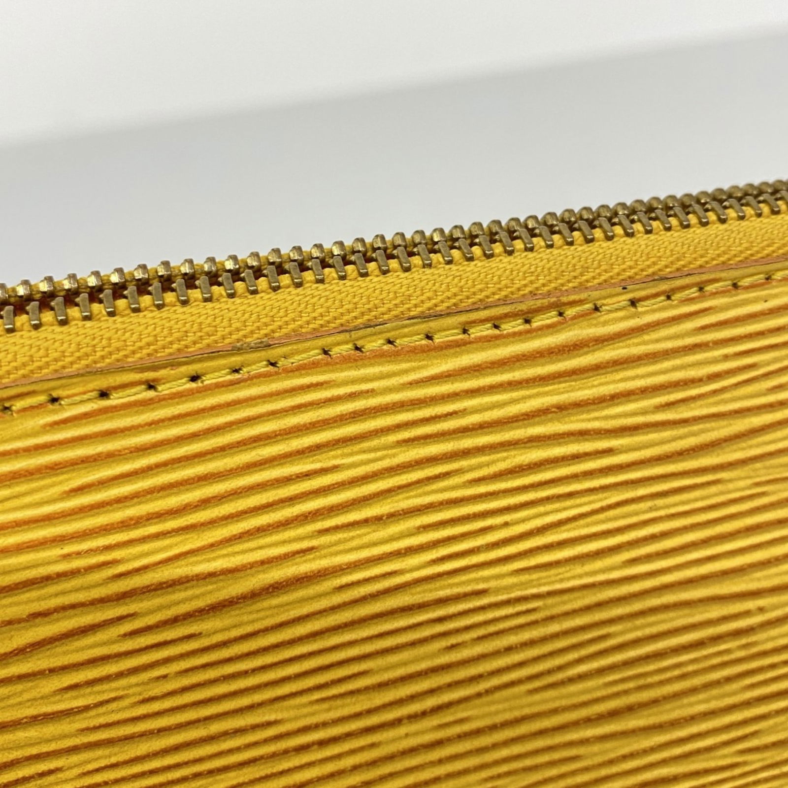 Pouch Louis Vuitton - 8