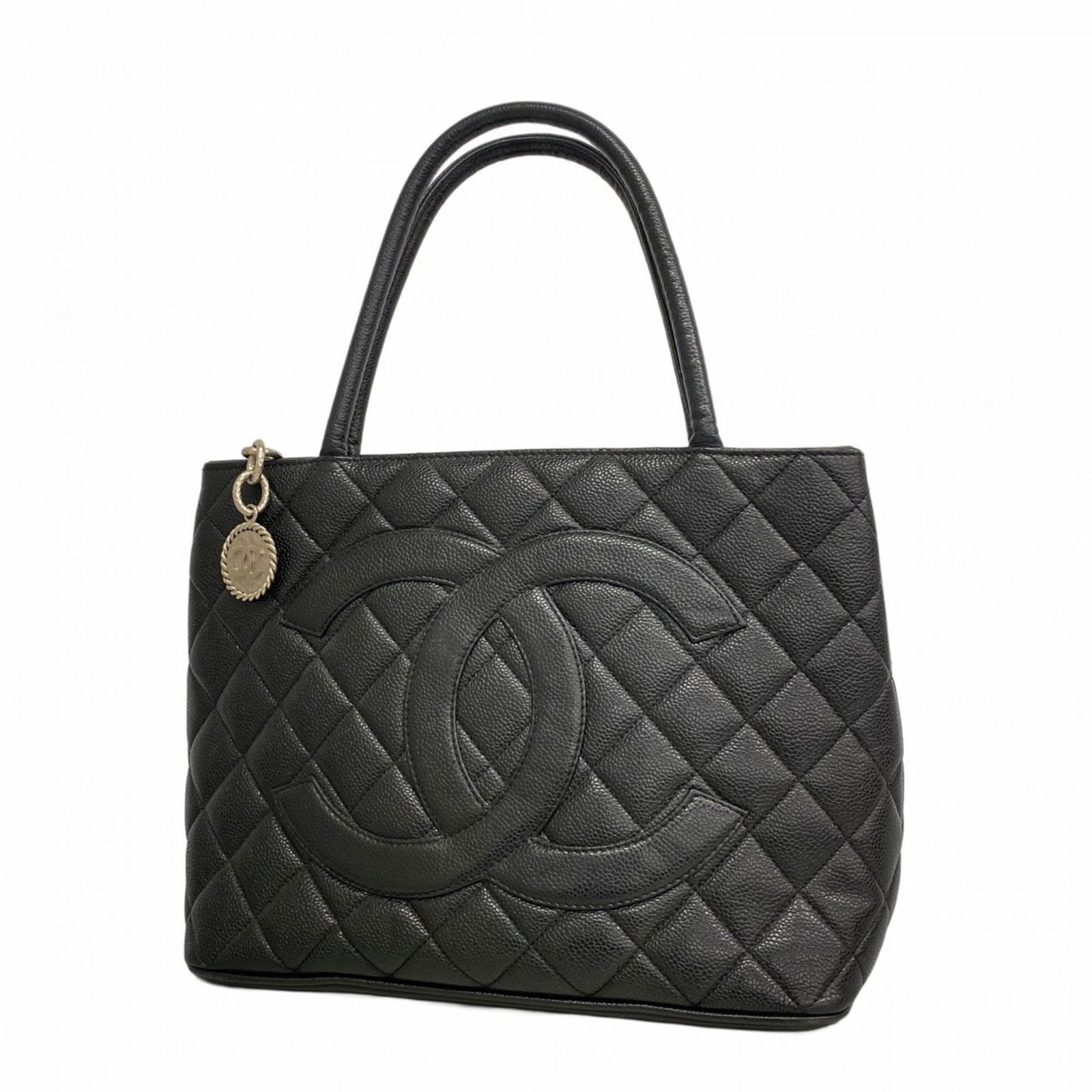 Calfskin Chanel Tote Bag Grained: Calfskin Chanel Tote Bag Grained This listing features Calfskin Chanel Tote Bag Grained. Item specifics are provided below. Item Specifics: Brand: Chanel Type: Tote Bag Material: Grained Calfskin Colo