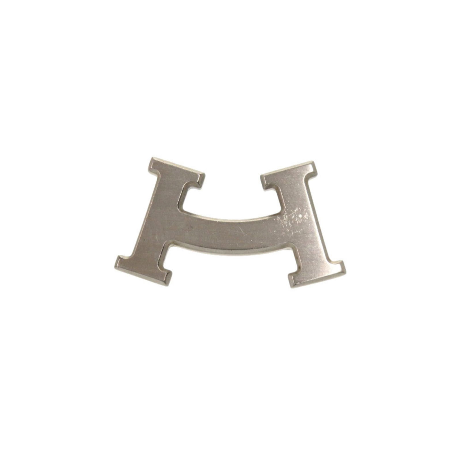 Metal Hermes Brooch: Metal Hermes Brooch This listing features Metal Hermes Brooch. Item specifics are provided below. Item Specifics: Brand: Hermes Type: Brooch Gender: Women Material: Metal Color: Silver Condition: Used