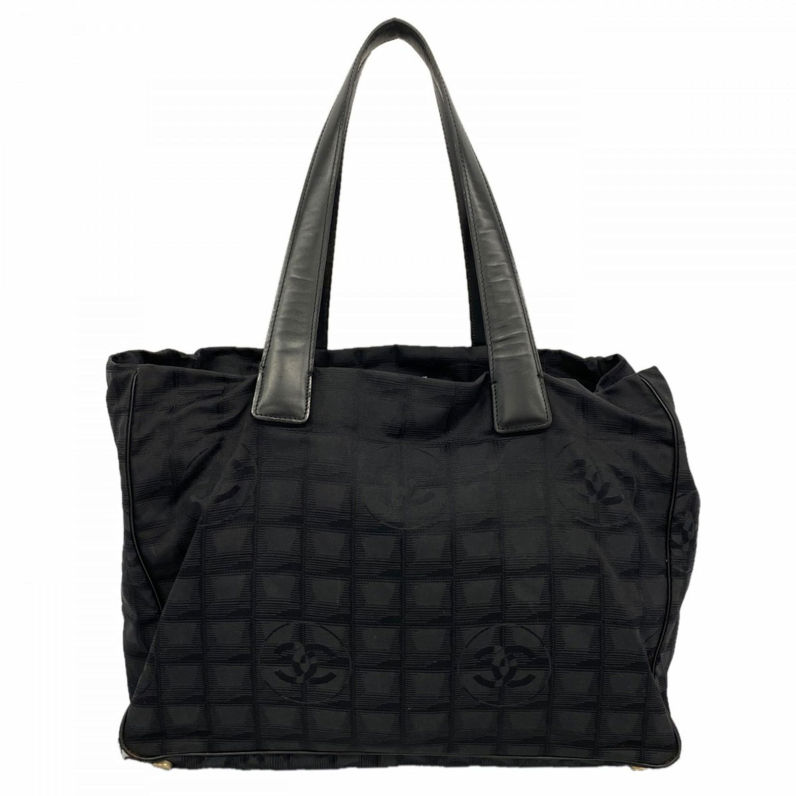 Nylon Chanel Tote Bag: Nylon Chanel Tote Bag This listing features Nylon Chanel Tote Bag. Item specifics are provided below. Item Specifics: Brand: Chanel Type: Tote Bag Material: Nylon Color: Black Hardware Color: Gold Gen